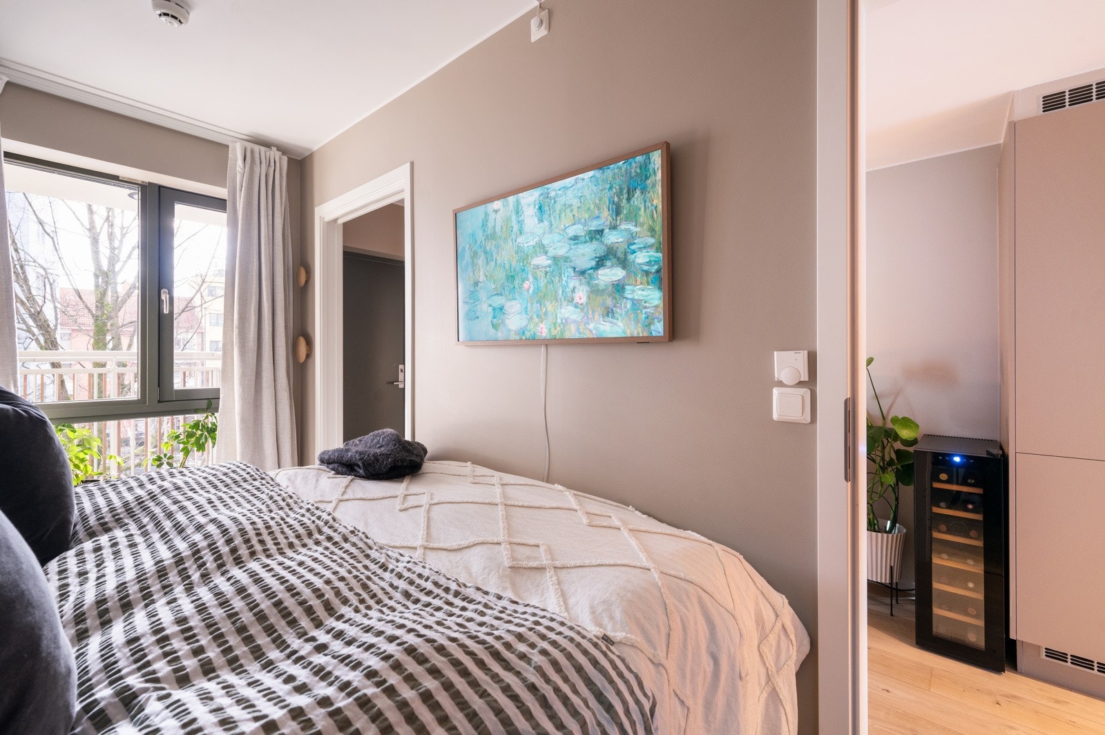 Soverommet har to innganger som bidrar til at arealet blir maksimalt utnyttet. Galleribilde