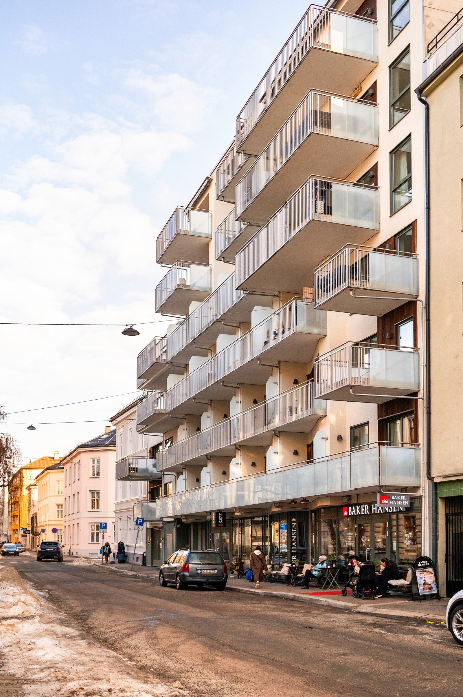 I byggets 1. etasje finner du Baker Hansen og SATS Yoga. Galleribilde
