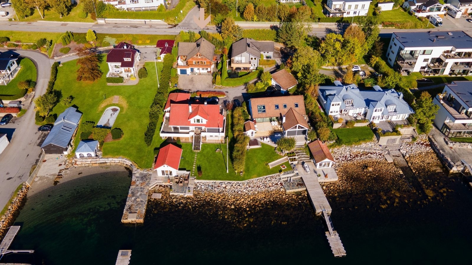 Område består primært av andre eneboliger, villabebyggelse samt småhus/blokkleiligheter Galleribilde