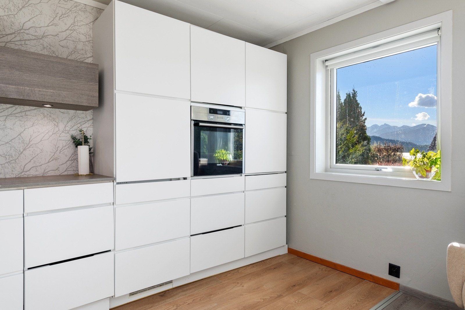 Boligen har en godkjent utleiedel med kr. 9000 i utleieinntekter pr. mnd. Galleribilde