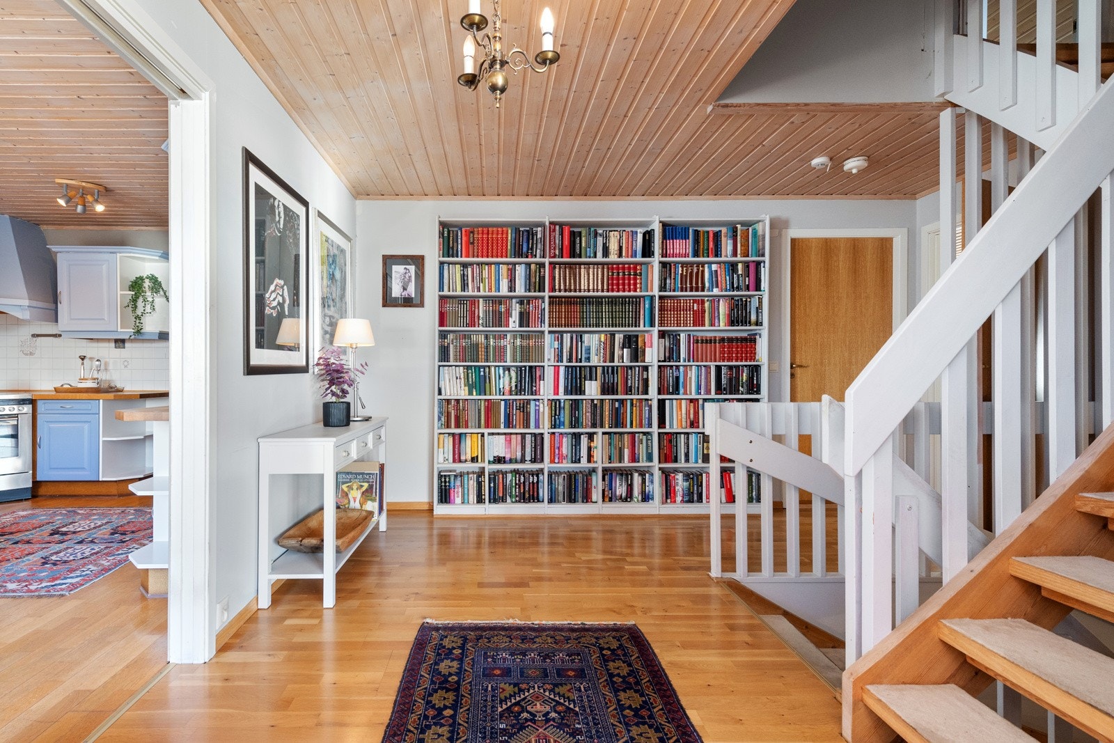 Dersom du ønsker å delta på på visningen så husk å melde deg på. Galleribilde