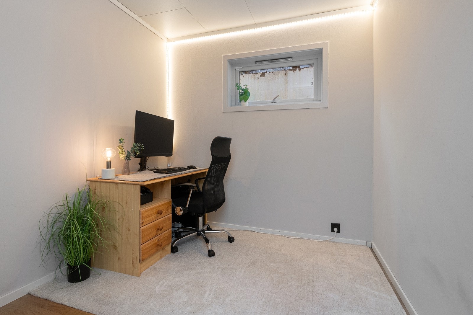 Boden benyttes som leietakers hjemmekontor - høyt verdsatt Galleribilde