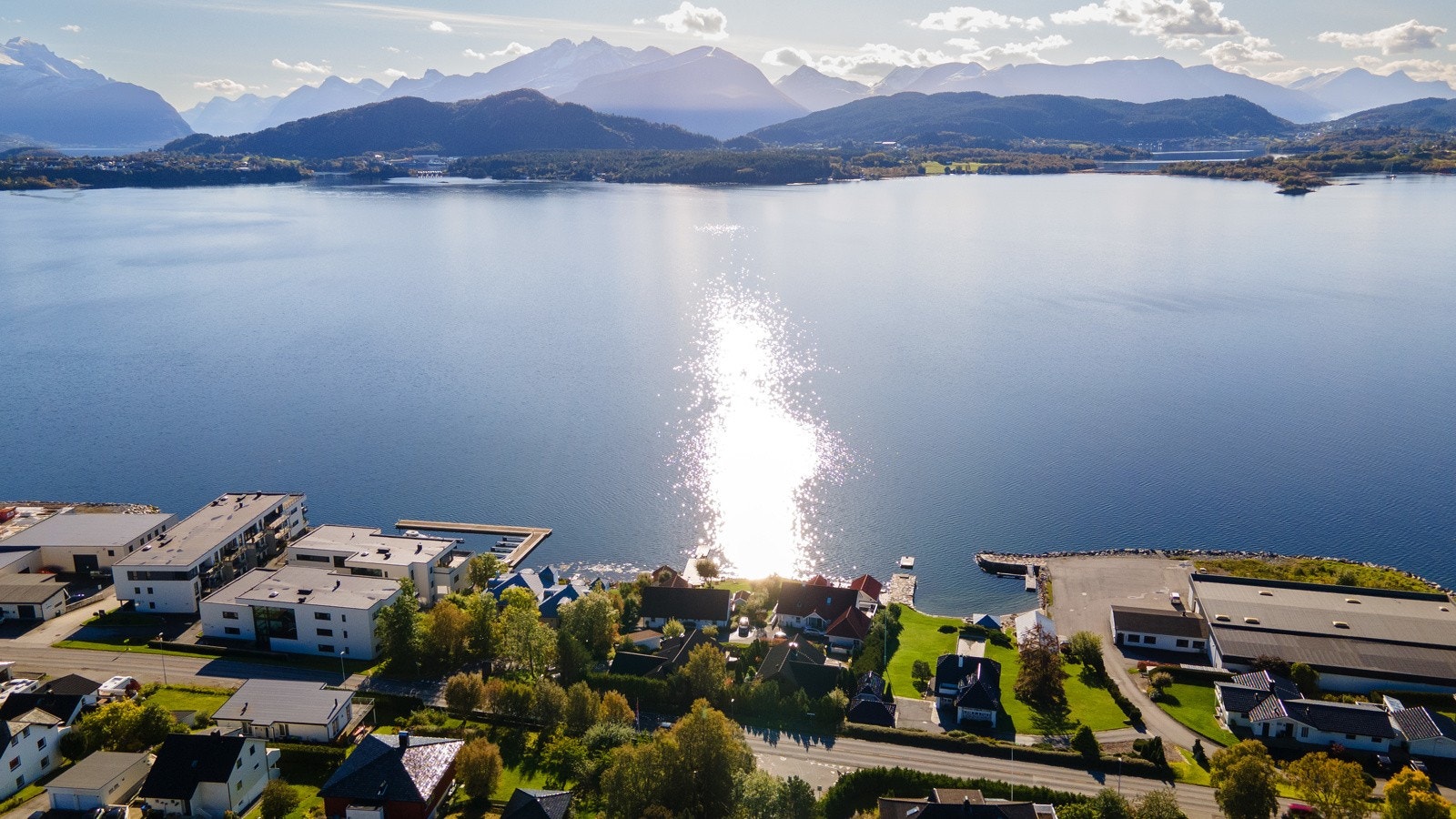Til vinteren vil det bli liv og røre på fjorden når Borgundfjordfisket starter Galleribilde