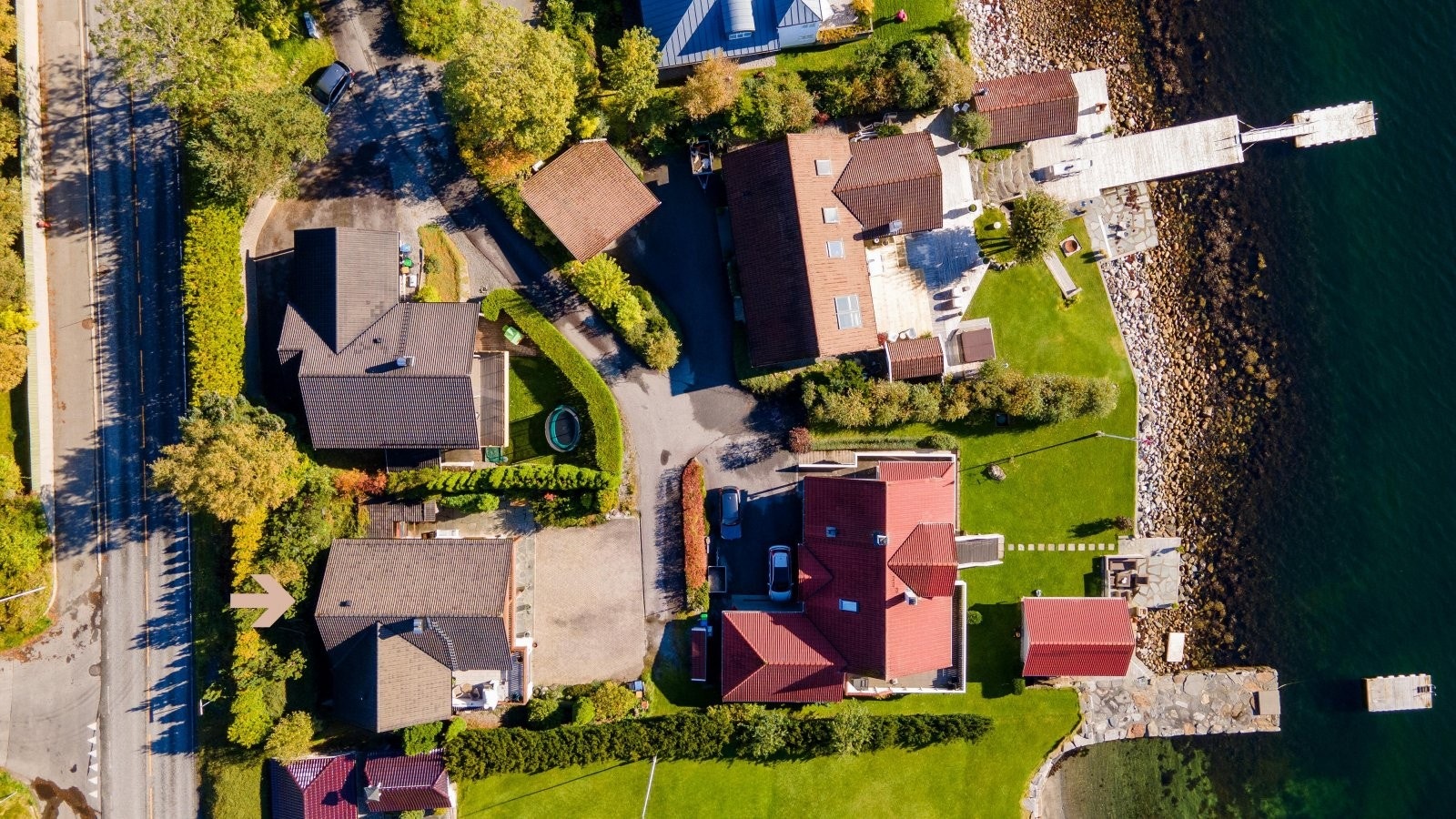 Oversiktsbilde, sjønært og med beliggenhet i blindgate Galleribilde