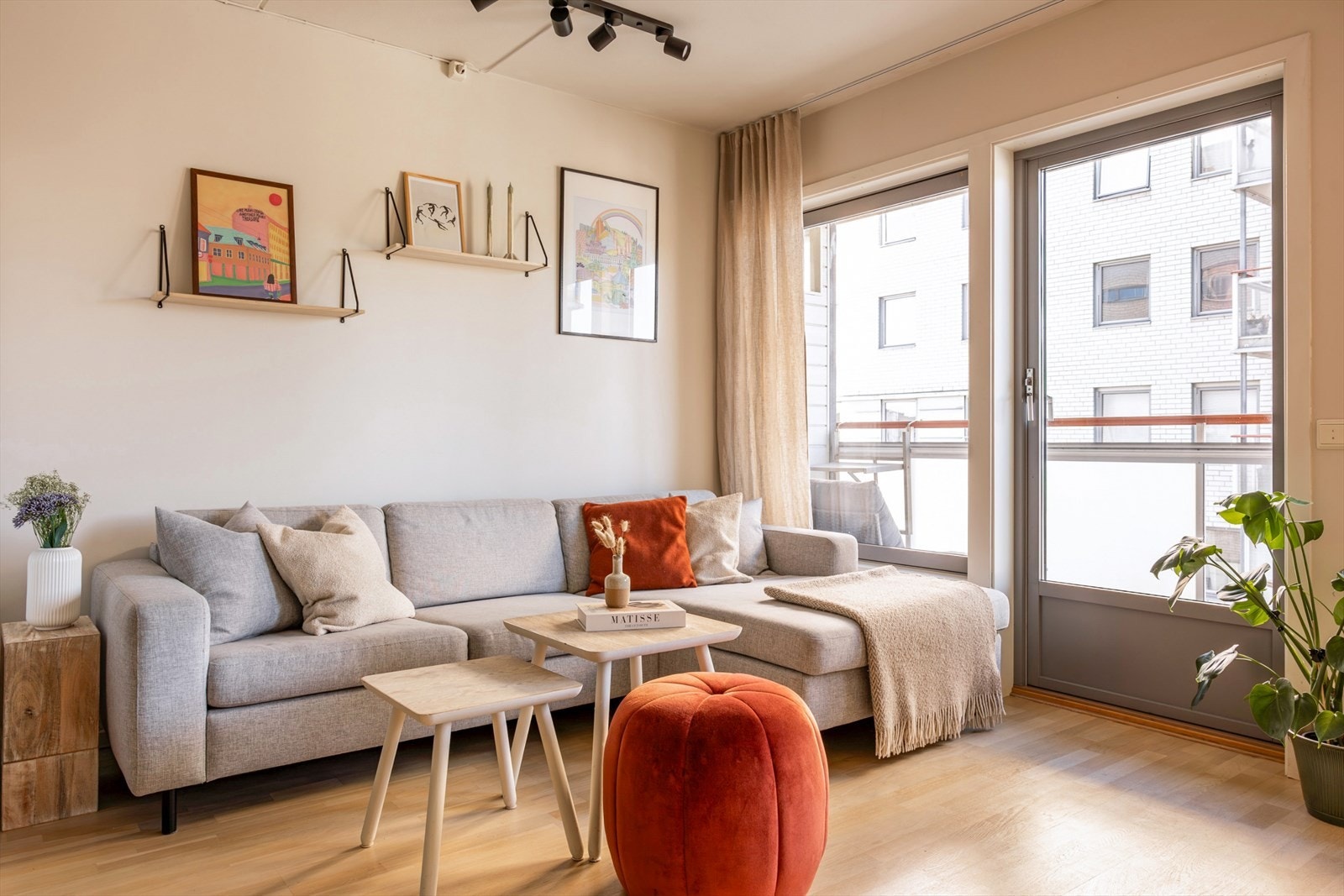 Boligen holder en god standard og her kan du flytte rett inn uten å gjøre noe! Galleribilde