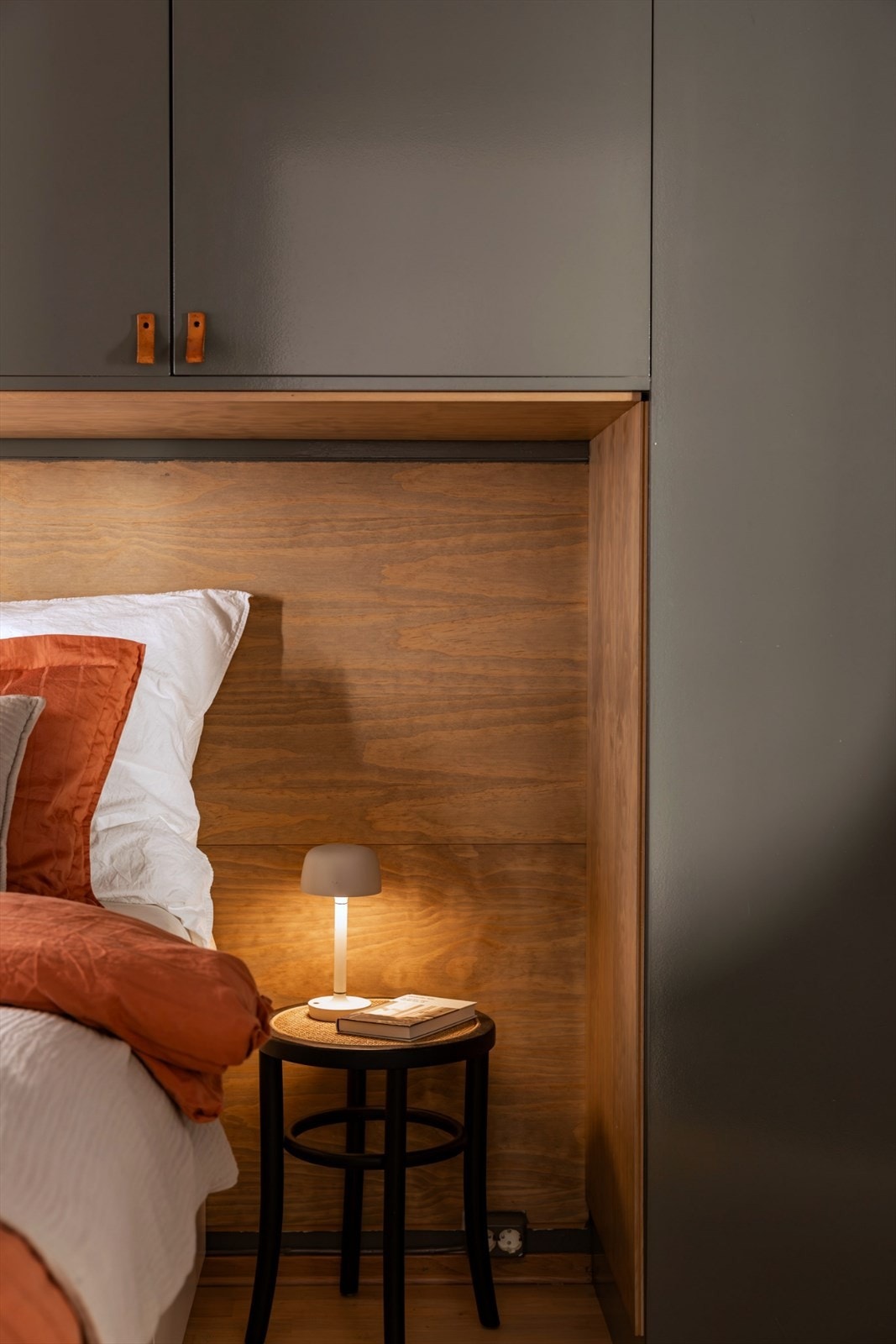 Her er det god plass til en dobbeltseng med nattbord på hver side. Galleribilde