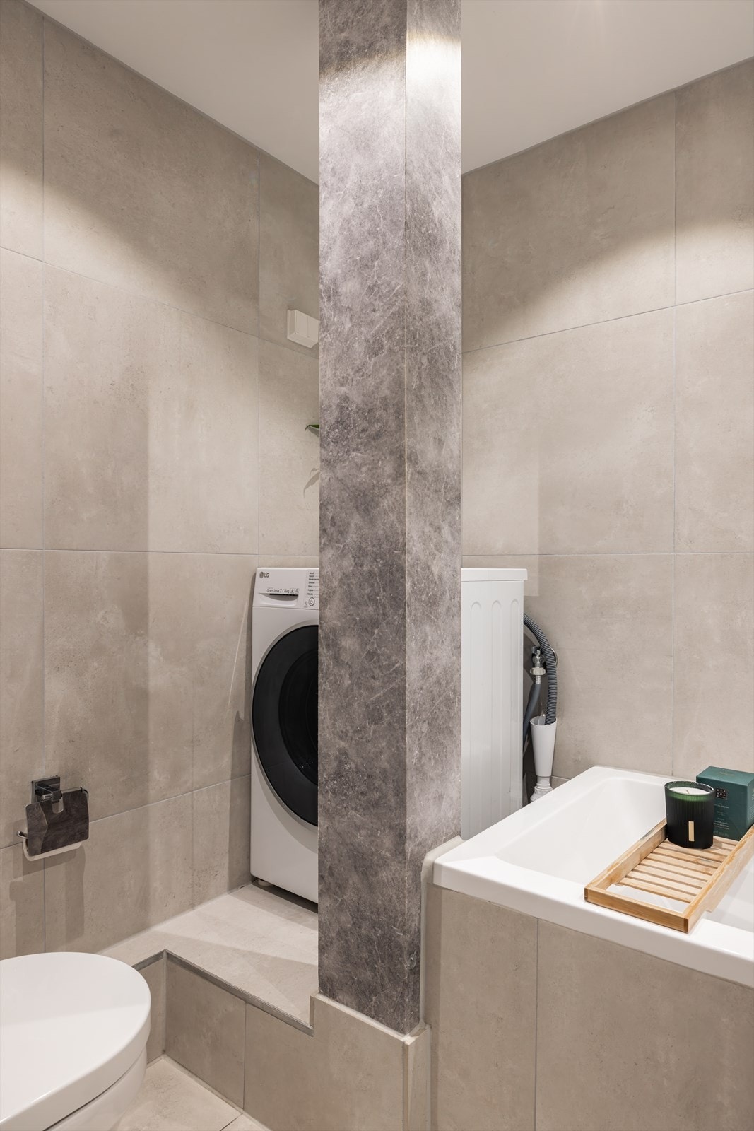 Det er opplegg for vaskemaskin på badet Galleribilde