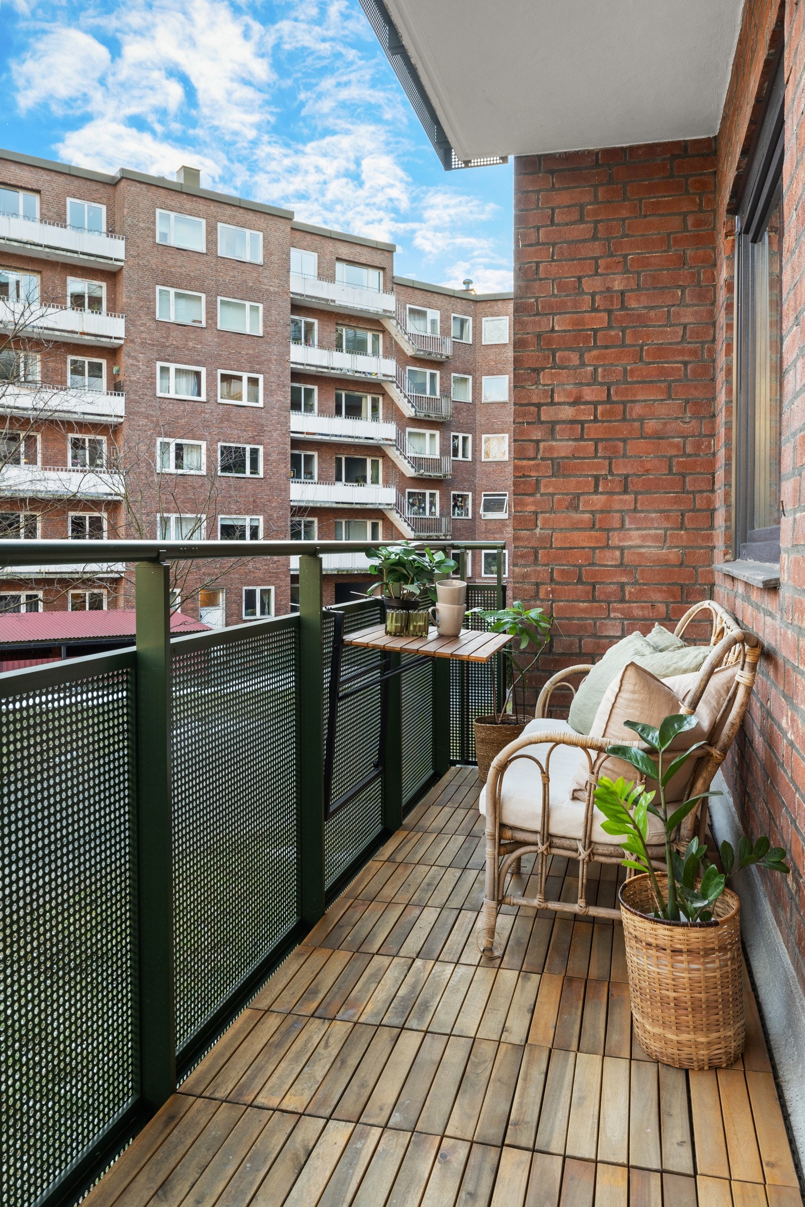 Balkongen har flott morgensol. Galleribilde