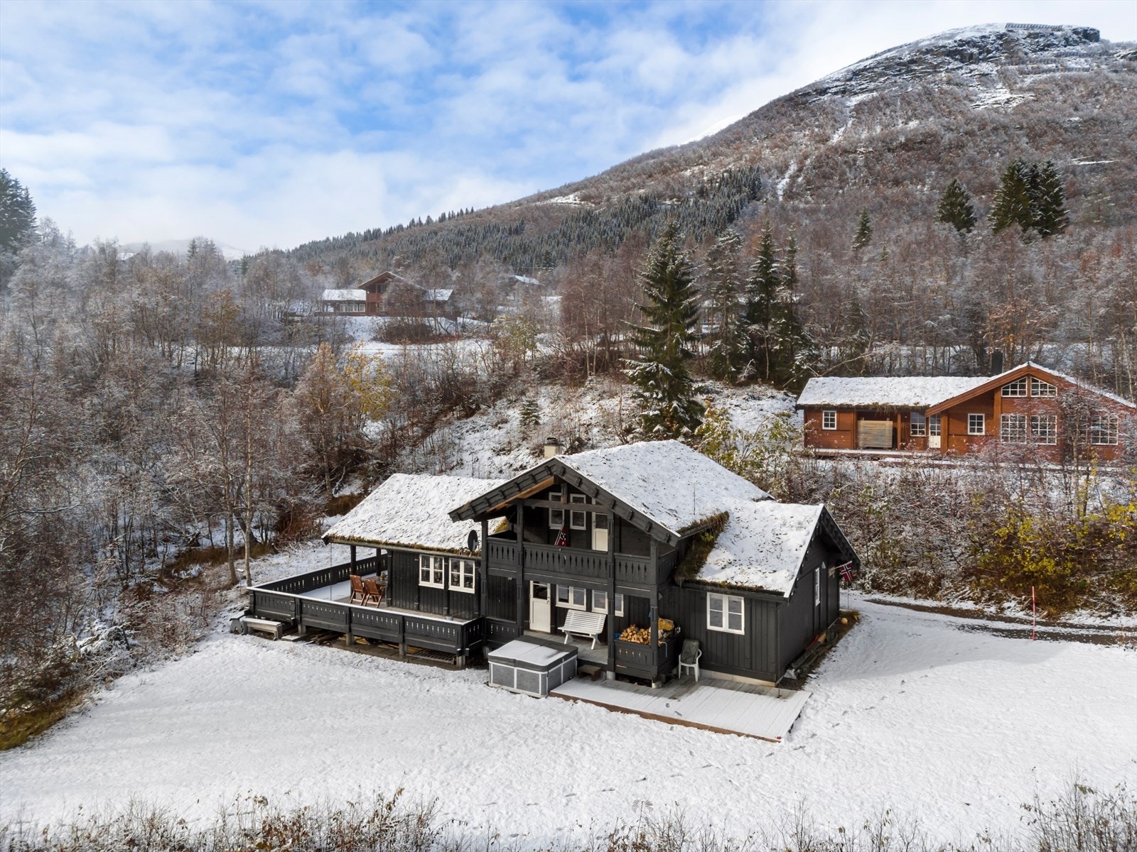 Fasade | Dronefoto Galleribilde