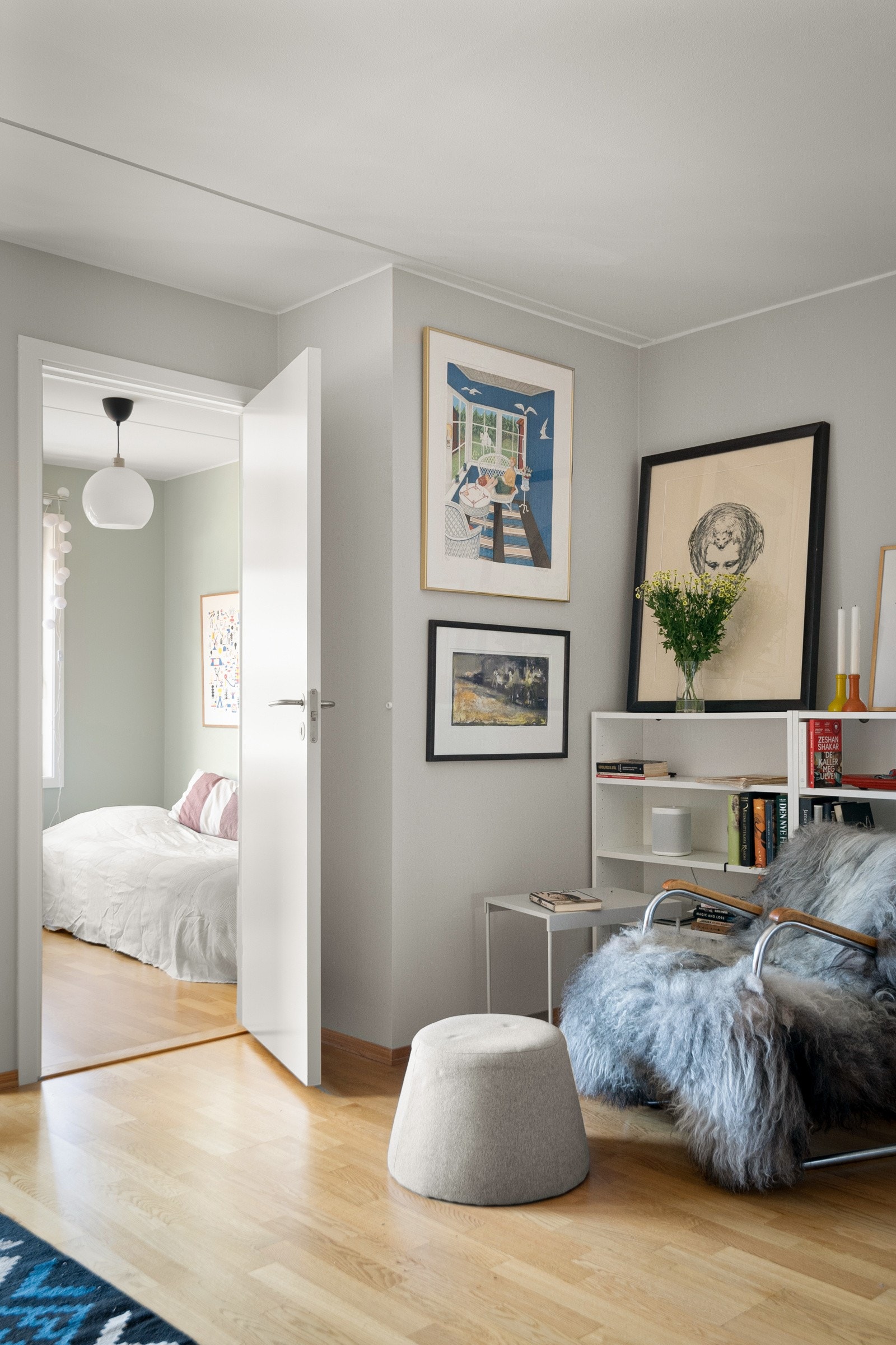 Leiligheten ligger i byggets 2. etasje, og har en god planløsning som utnytter plassen optimalt. Galleribilde