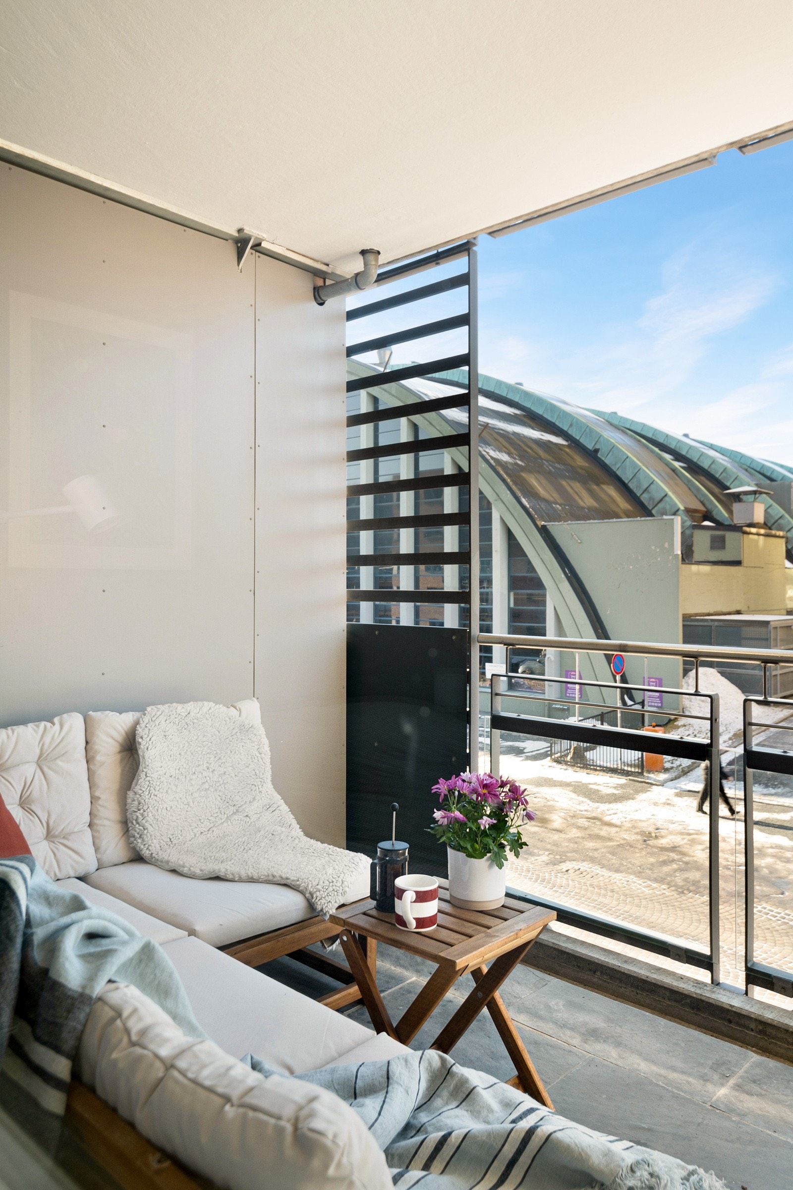 Beliggenheten mot vest sørger for gode solforhold på ettermiddag og kveld. Galleribilde