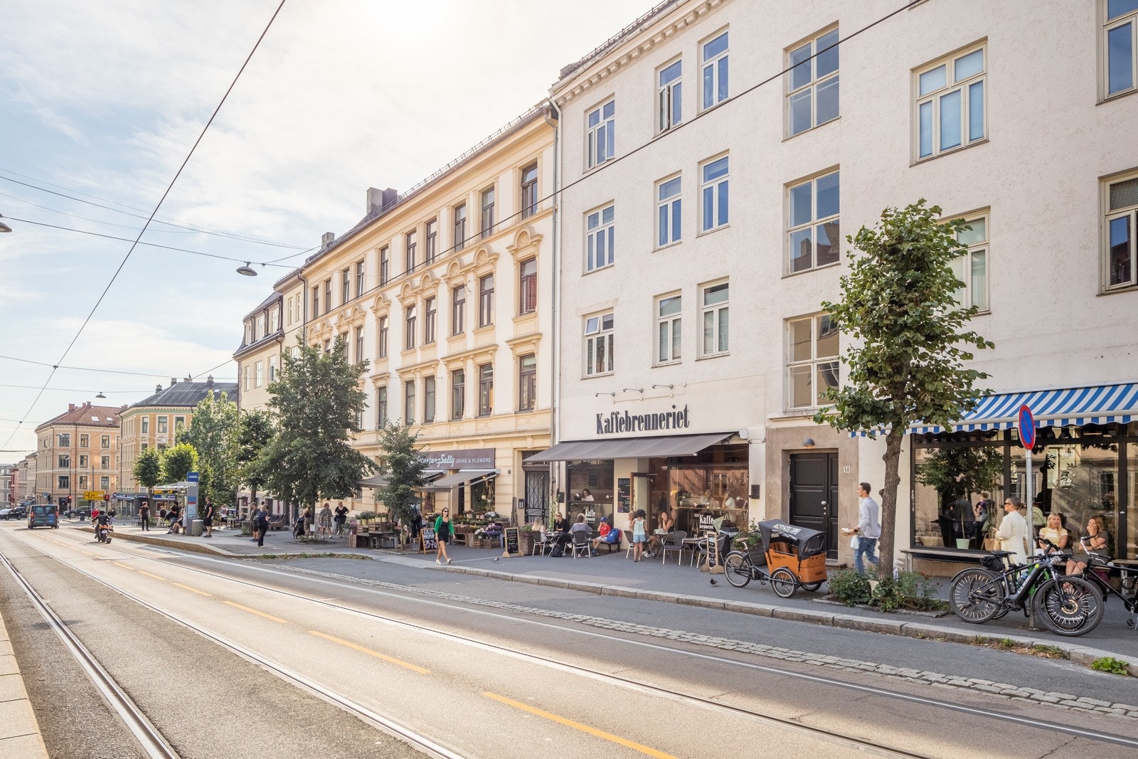 Her har du umiddelbar nærhet til en rekke servicetilbud og gode kollektivtilbud. Galleribilde