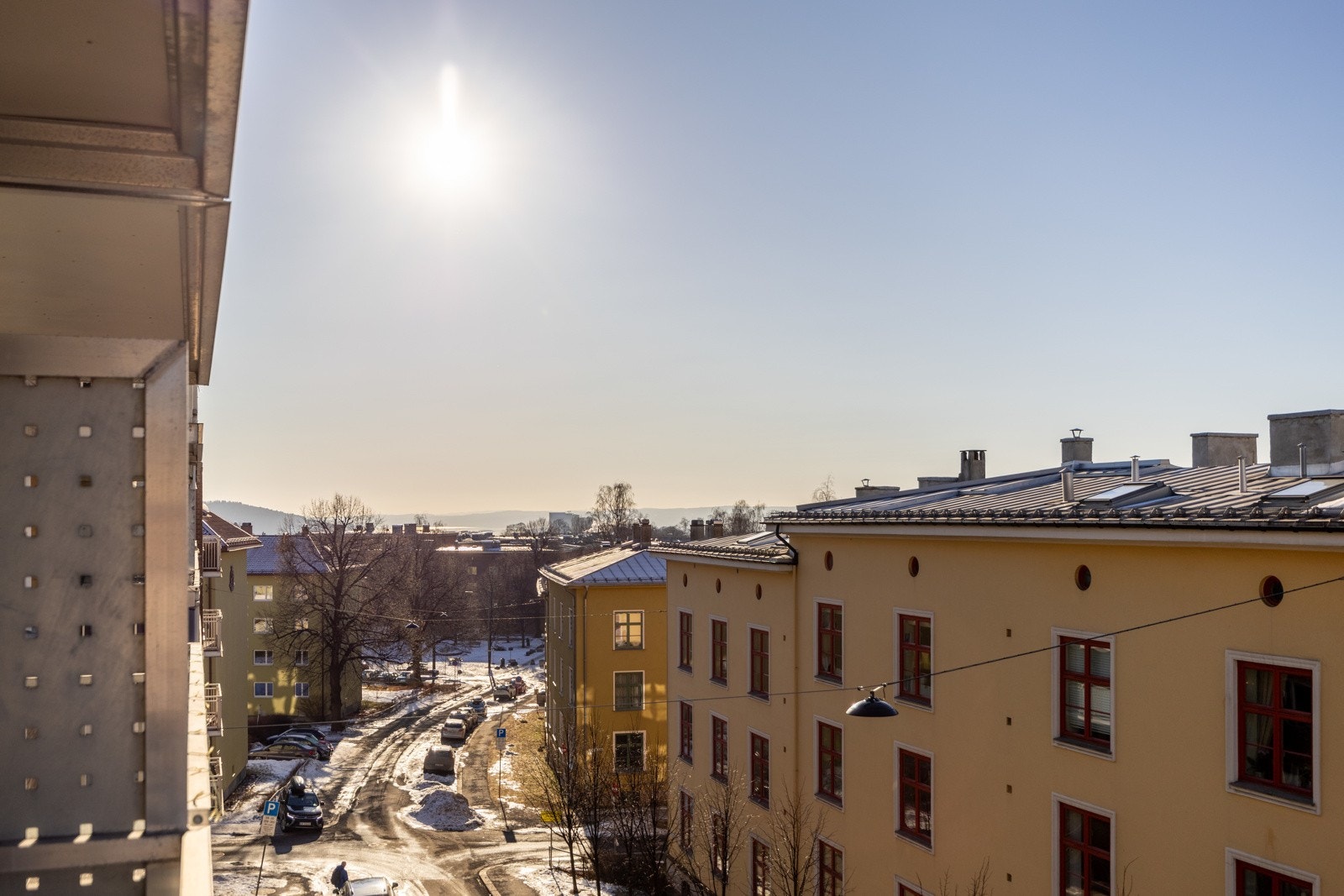 Attraktiv 3-roms med solrik balkong, garasjeplass med elbillader og god standard. Galleribilde