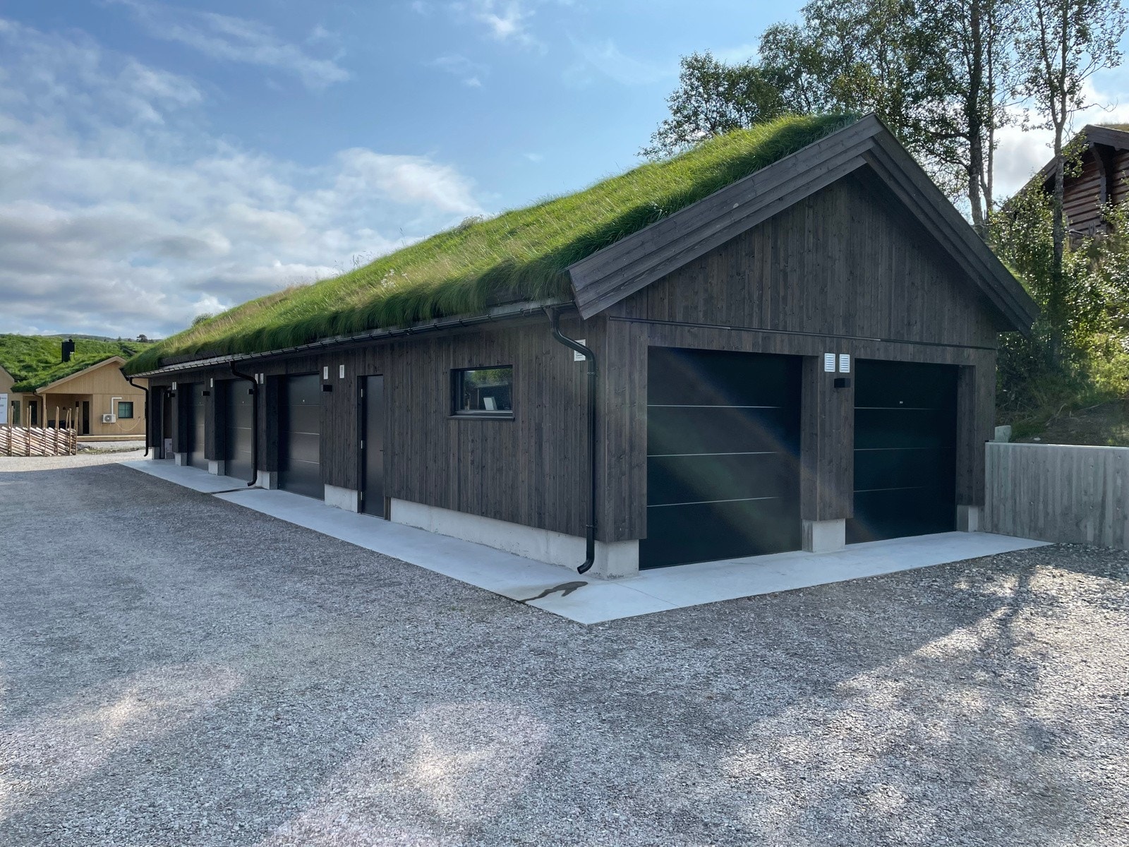 Garasje i rekke. Galleribilde