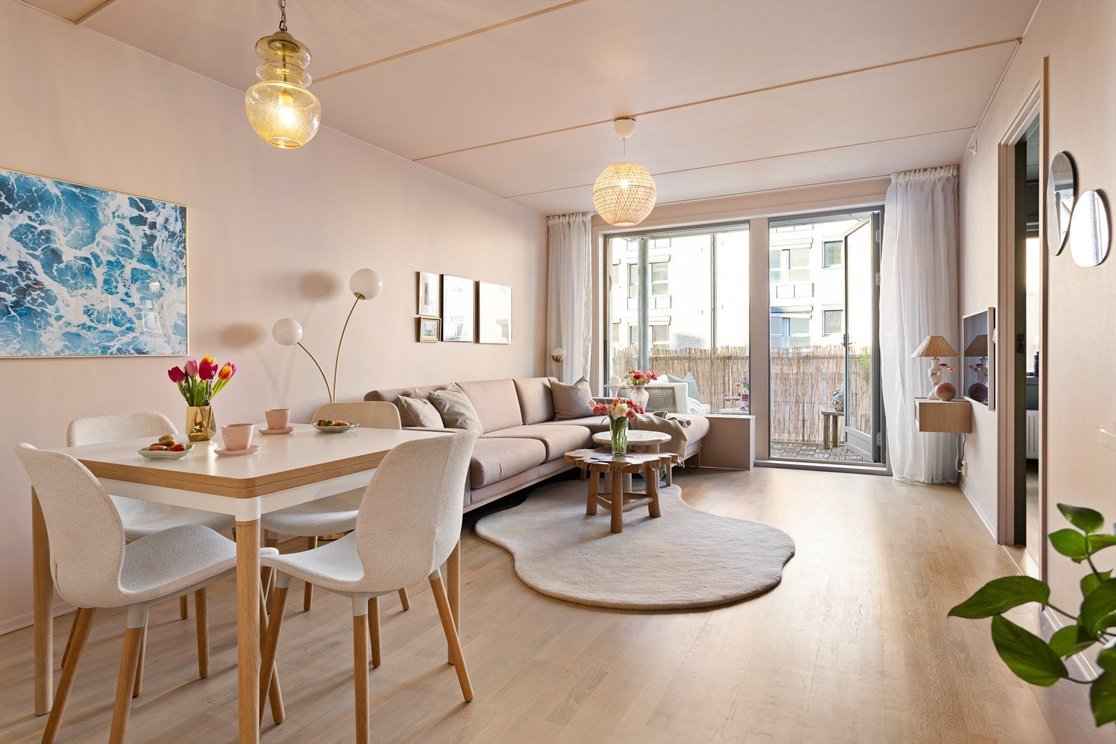 Dette er en lun og svært hyggelig leilighet som fremstår innflytningsklar. Galleribilde