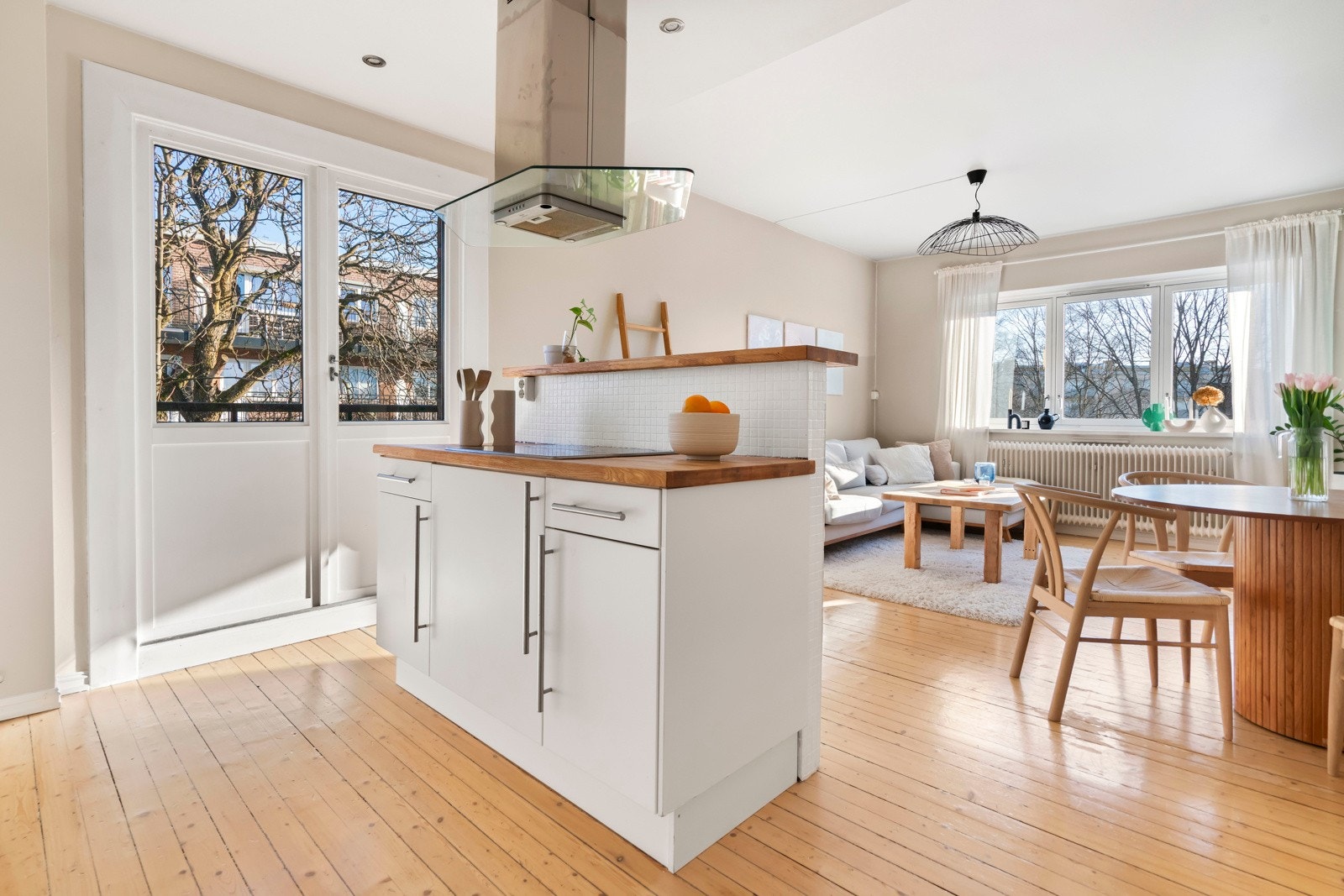 Praktisk kjøkkenøy med stekesone Galleribilde