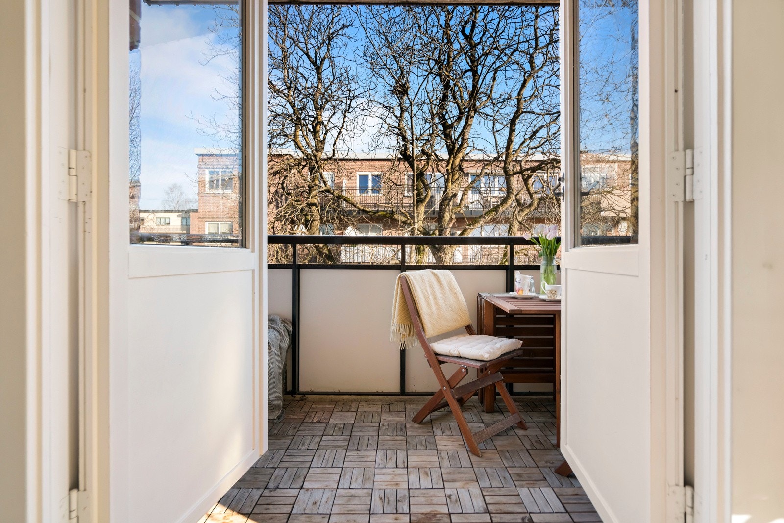 Fra stuen/kjøkkenet er det utgang til balkong Galleribilde