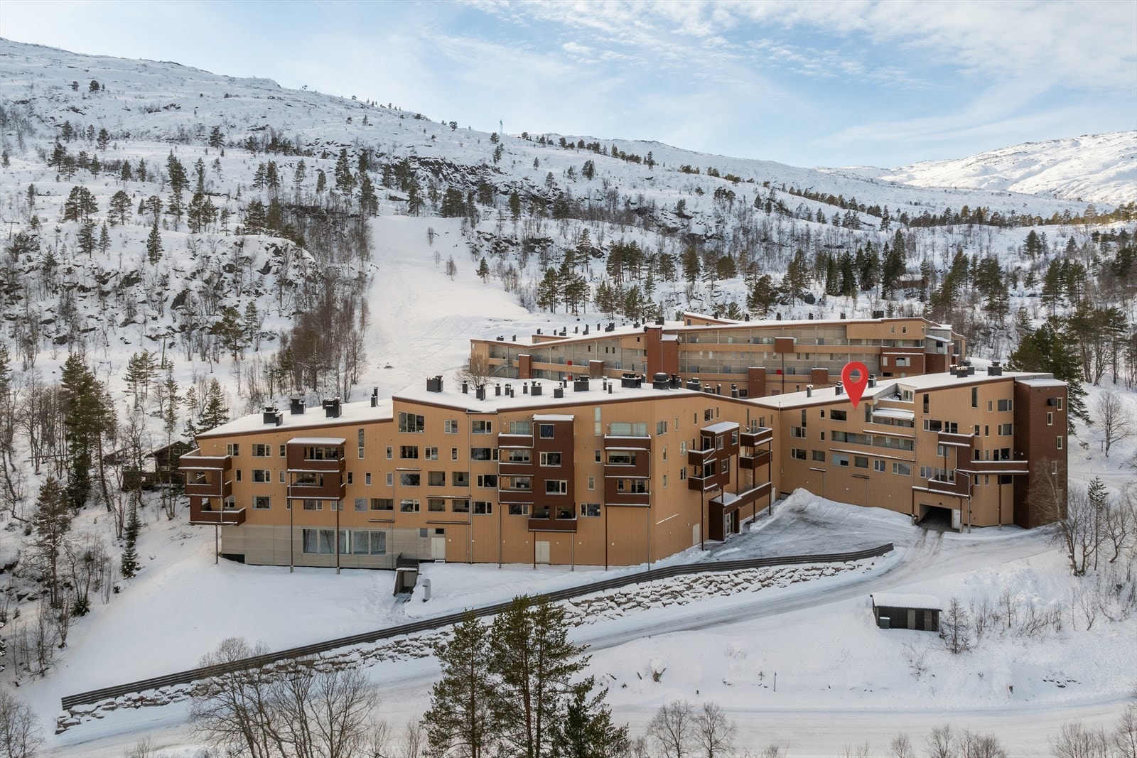 Det er mulig å spenne på seg skiene utenfor Solfonn Panorama for så å komme inn på flotte preparerte skiløyper som går fra Solfonn/Langedalen og opp på Seljestadfjellet til kjente skitur-mål som Oddavarden, Steinavatnet og Kirkenuten. Galleribilde