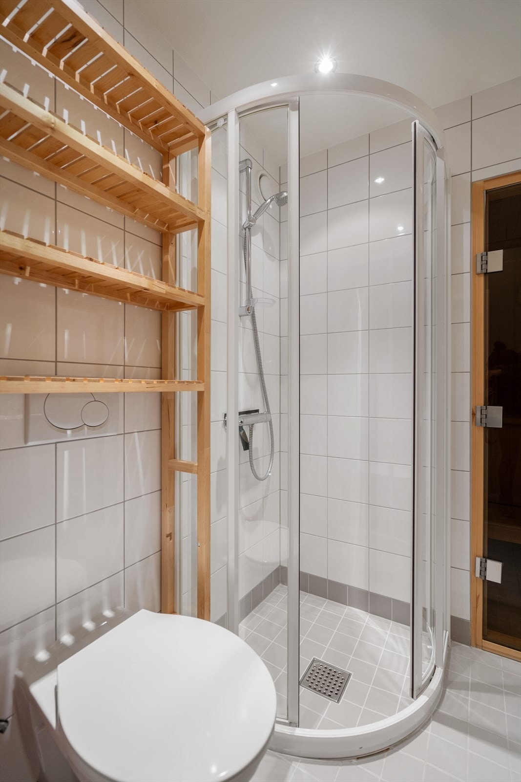 Fra bad er det tilkomst til badstue. Galleribilde