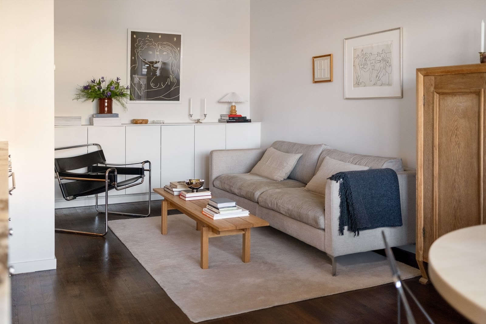 - En lys og arealeffektiv leilighet beliggende høyt og fritt i 5 etasje med heisadkomst - Galleribilde