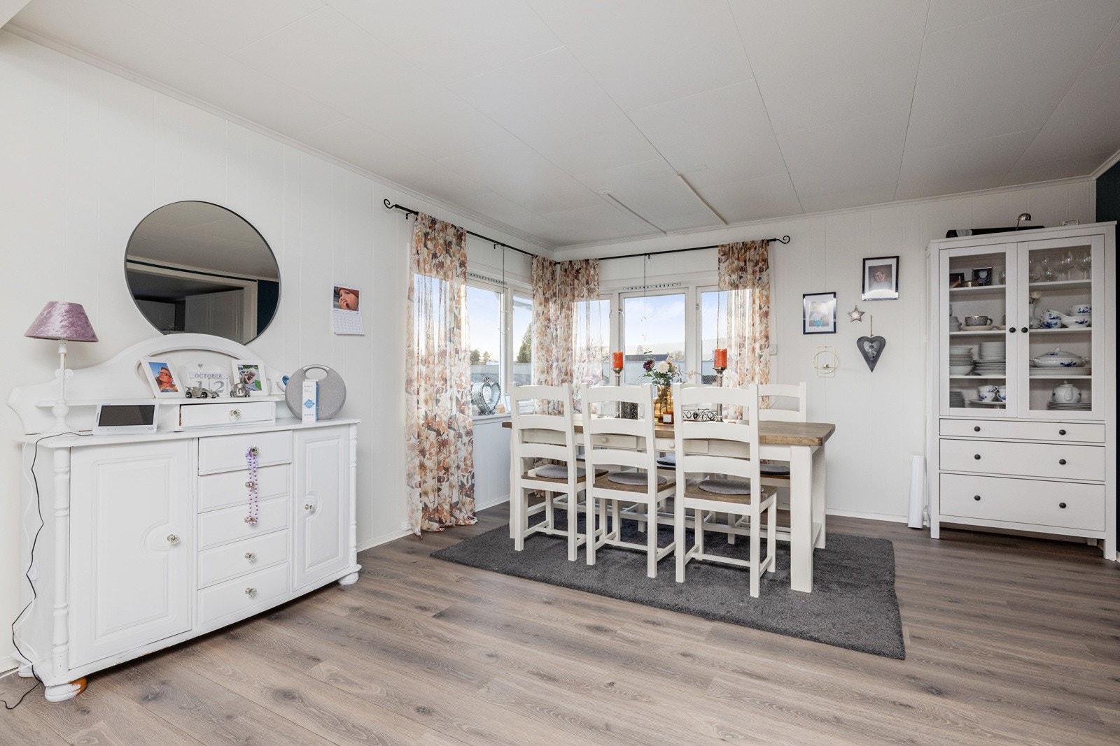 Plass til spisebord i stuen. Galleribilde