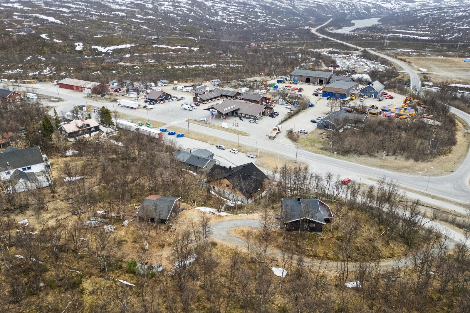 Skaidi er et attraktivt område for friluftsliv og rekreasjon, med nærhet til flotte naturområder som tilbyr aktiviteter som fiske, jakt og turgåing. Galleribilde