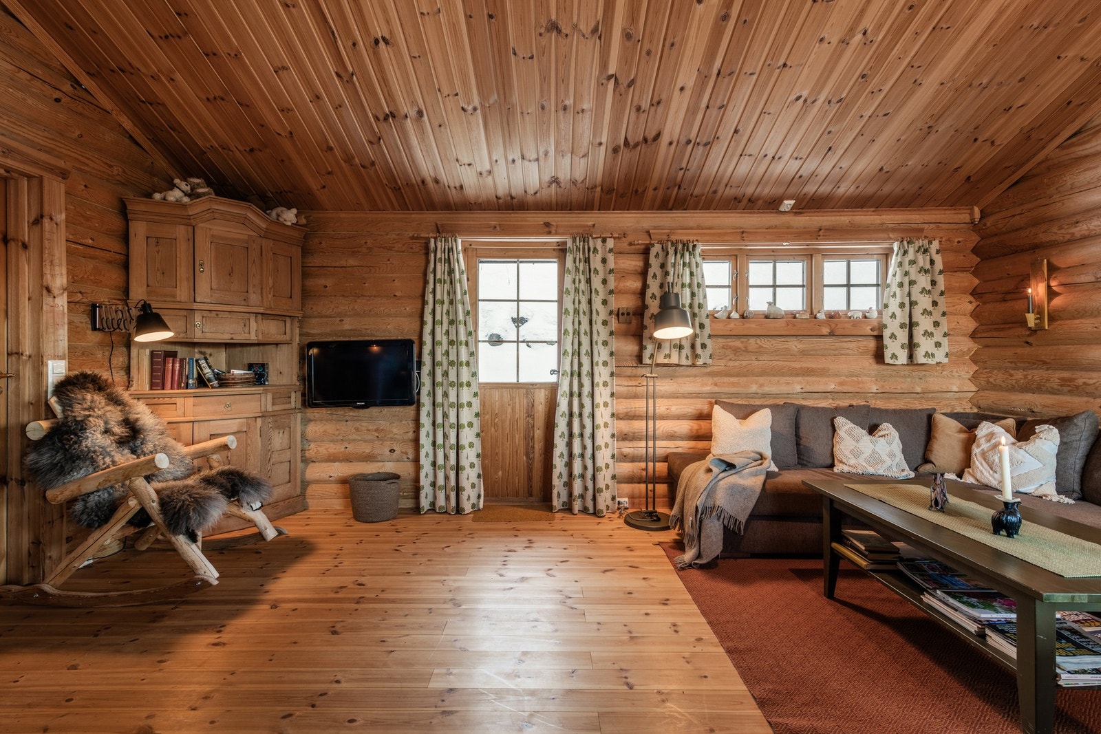 Sene kvelder med brettspill og hyggelig selskap Galleribilde