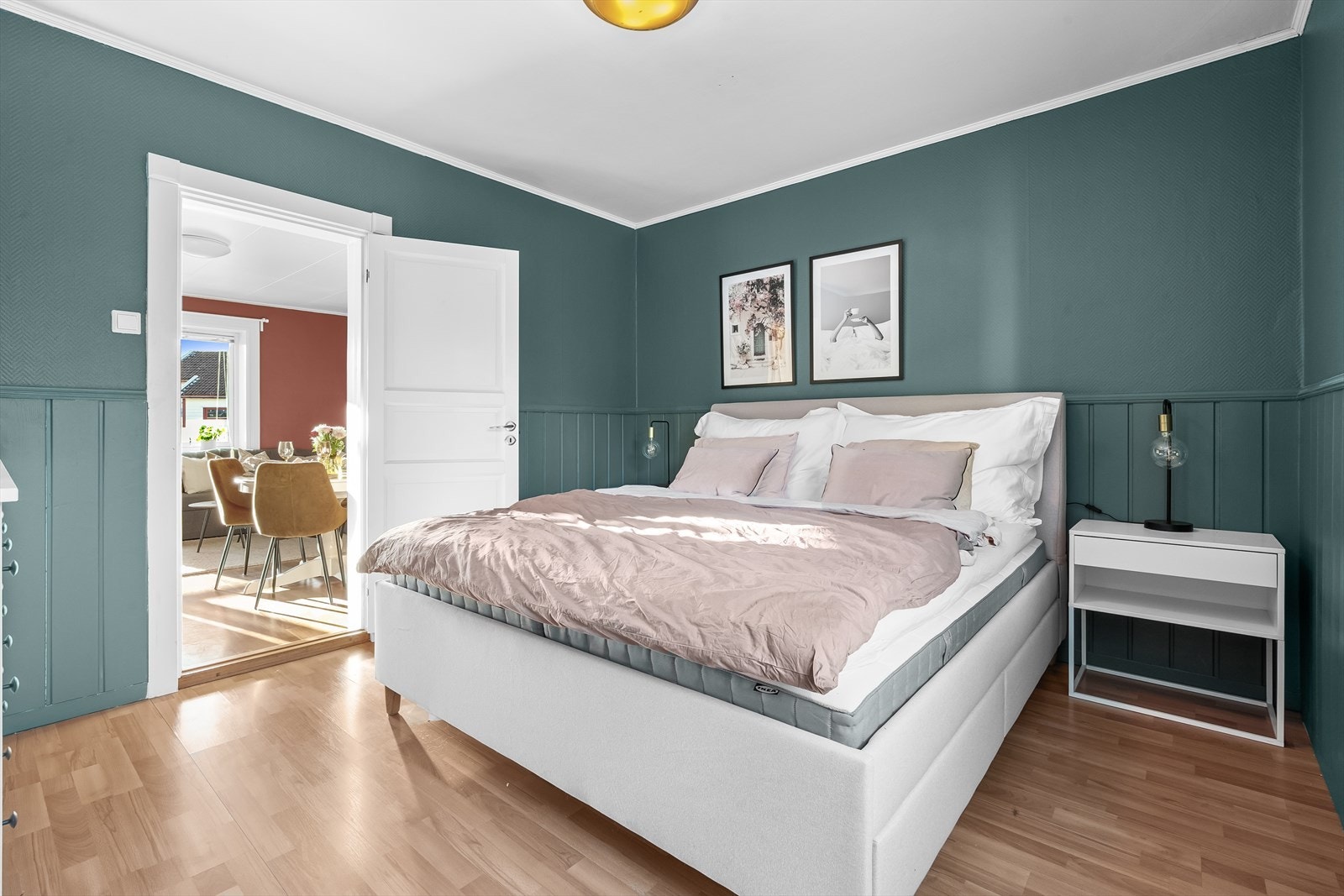 Sett fra hovedsoverom ut mot stue. Galleribilde