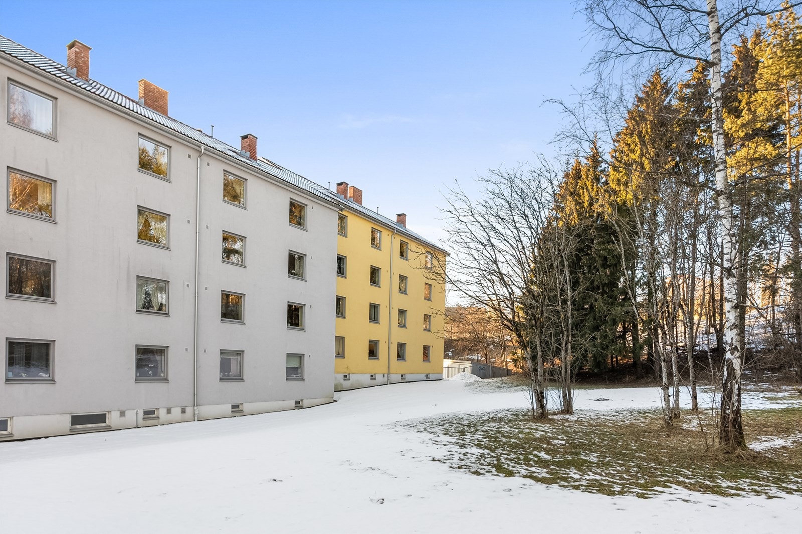 Borettslaget består av 232 andelsleiligheter. Denne leiligheten ligger fint til i 2.etg. og har svært gode solforhold Galleribilde