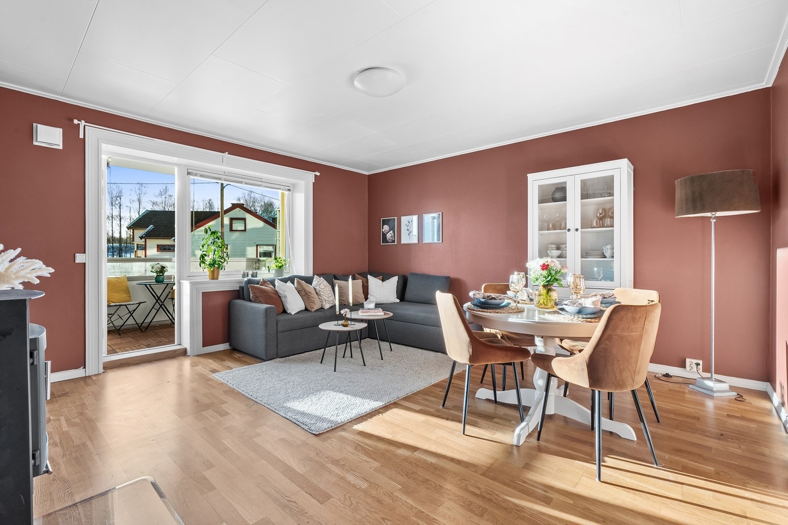 Velkommen til Martin Skatvedts vei 9! Dette er en gjennomgående og god 3-roms leilighet i et veletablert område på Kalbakken. Galleribilde