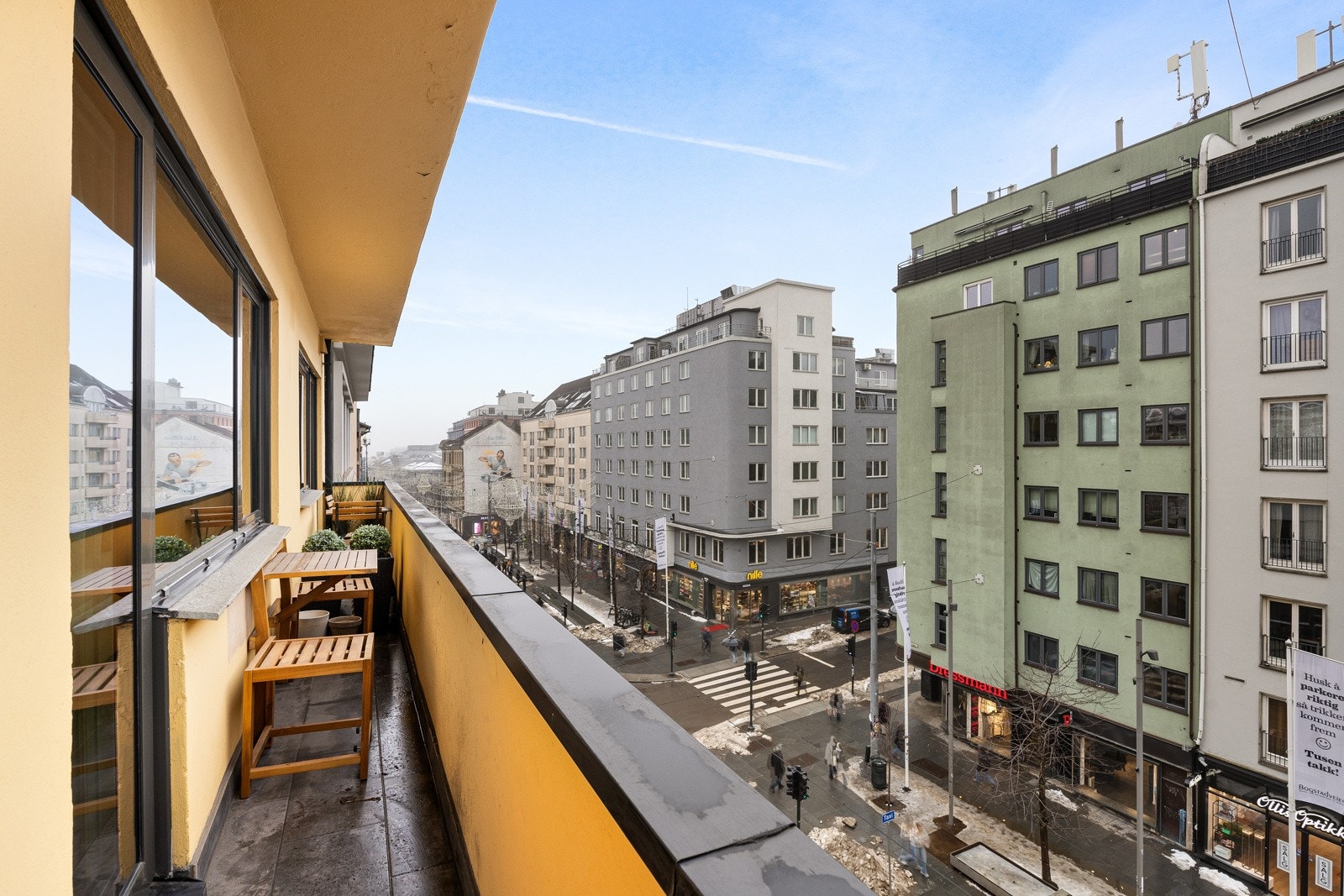 Fra stuen er det utgang til brannbalkong med gode solforhold. Galleribilde