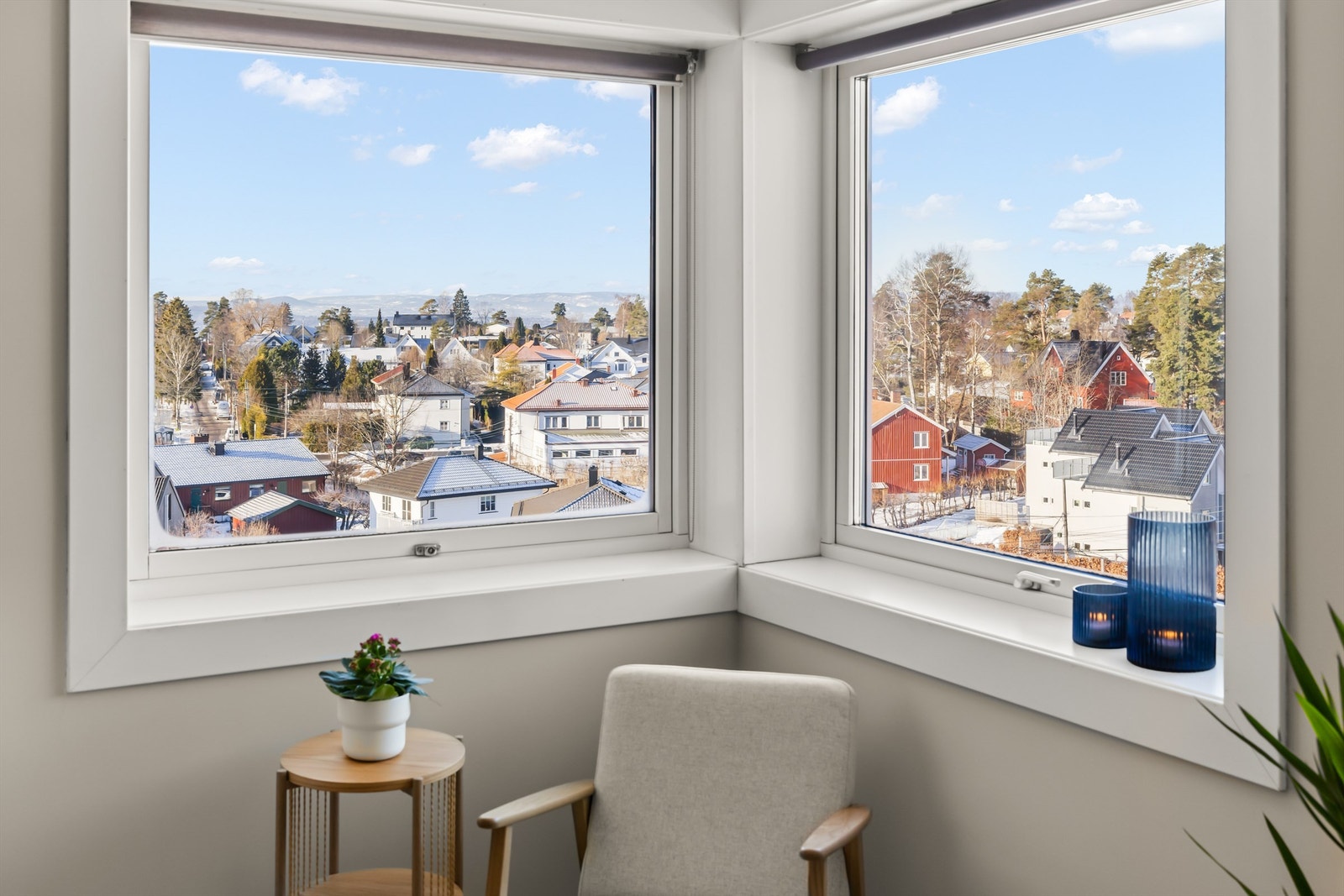 Herlig stor stue med flott utsikt Galleribilde