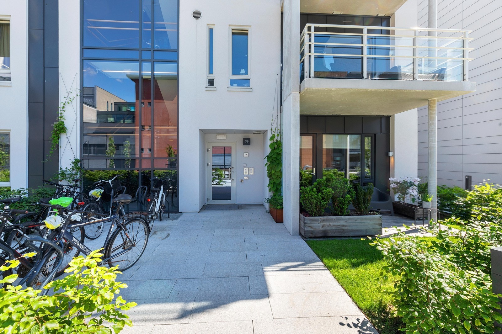 Inngangsparti Galleribilde