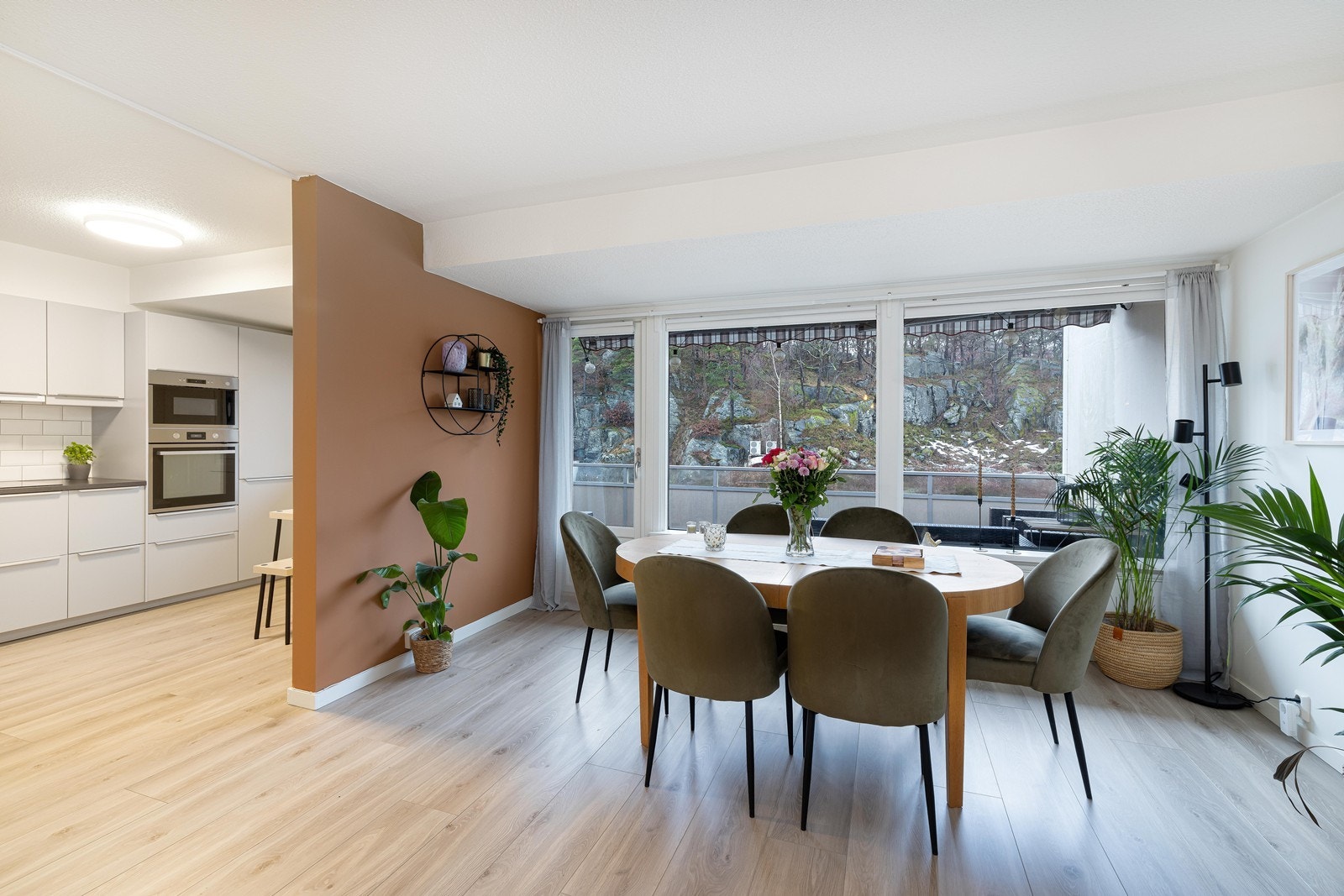 Sørmegleren v/ Johan R. Elieson har gleden av å ønske velkommen til visning av Grågåsveien 45A! Galleribilde