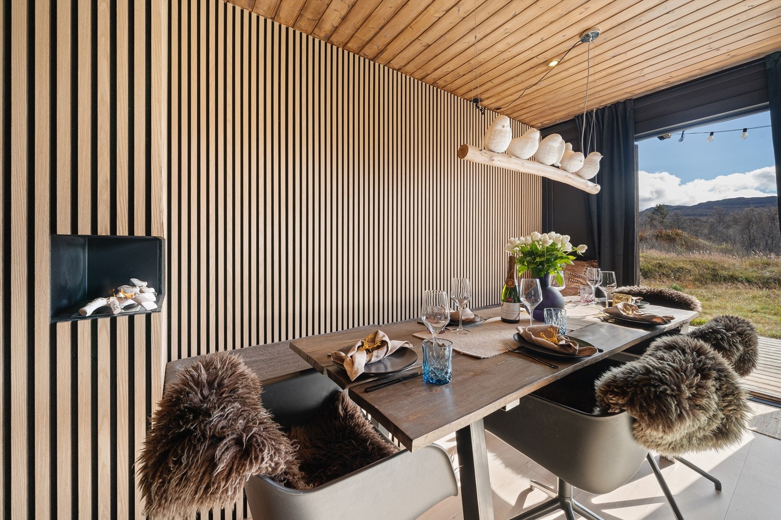 Spiseplass med flott utsikt. Biopeis. Galleribilde