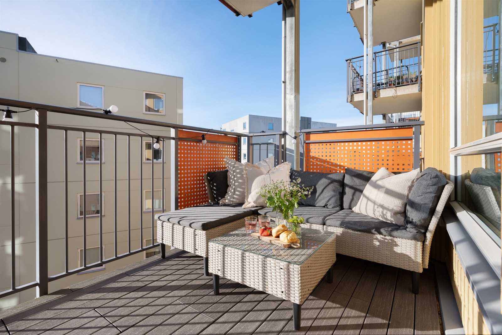 Sydvestvendt balkong på 6 m² med gode solforhol. Galleribilde