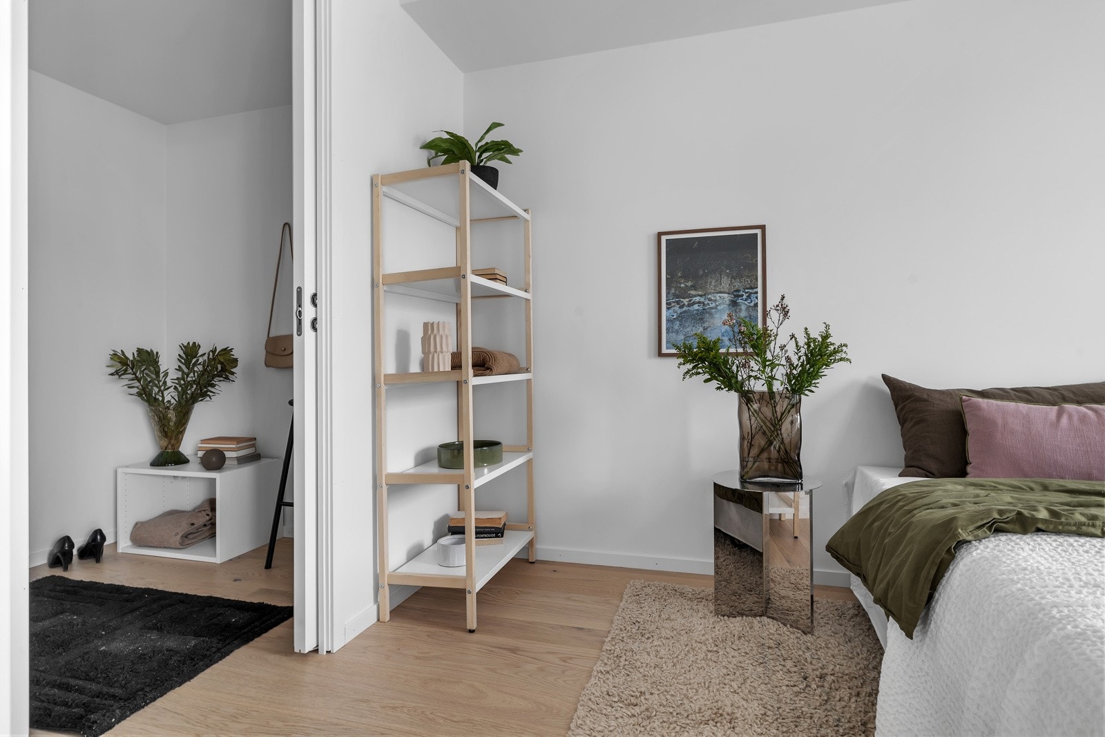 Dette soverommet har direkte adkomst til bof/walk-in garderobe Galleribilde