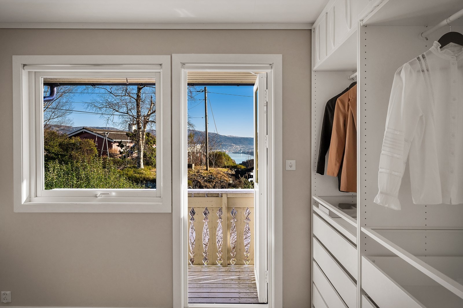 - Hovedsoverommet har terrassedør mot balkong - Galleribilde