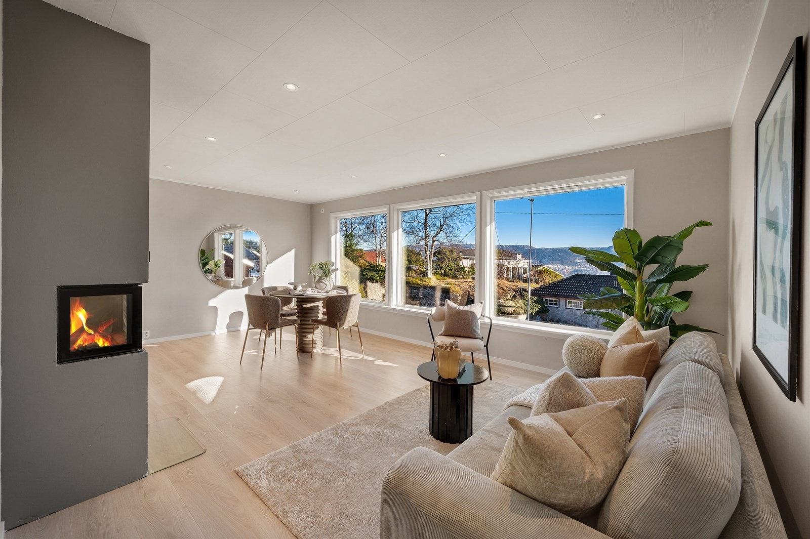 - Legg merke til det lekre ildstedet som har god varmeeffekt - Galleribilde