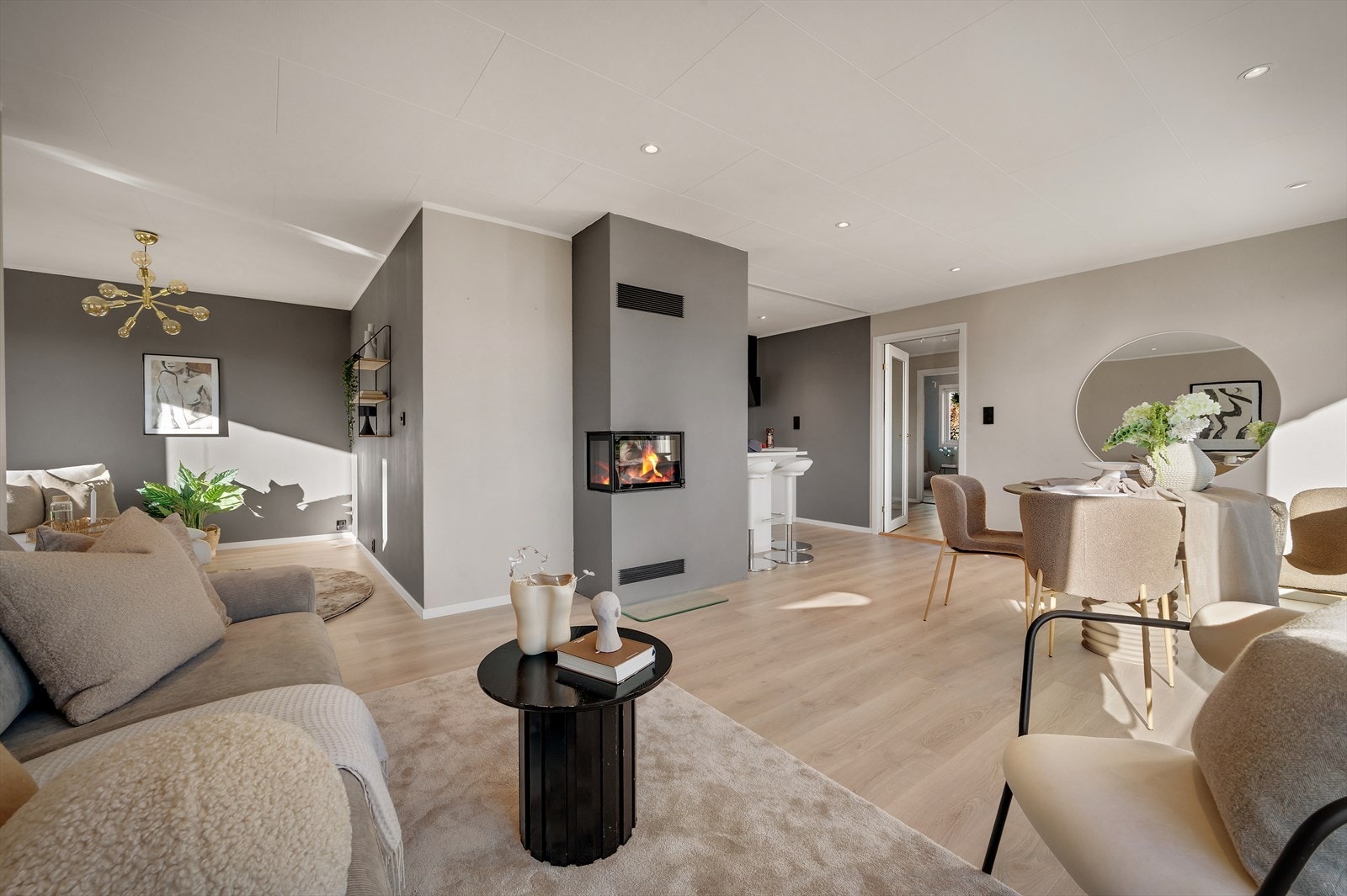 - Overflater ble modernisert i 2021. Tidsriktige og delikate fargevalg - Galleribilde