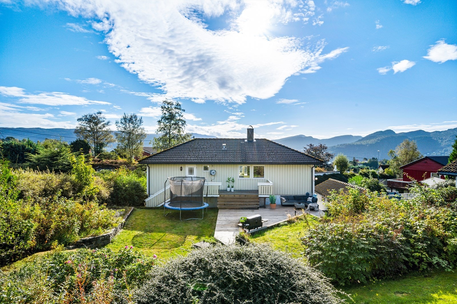 - En flott enebolig med utleiedel som dekker store deler av ditt boliglån. Et fornuftig kjøp! - Galleribilde