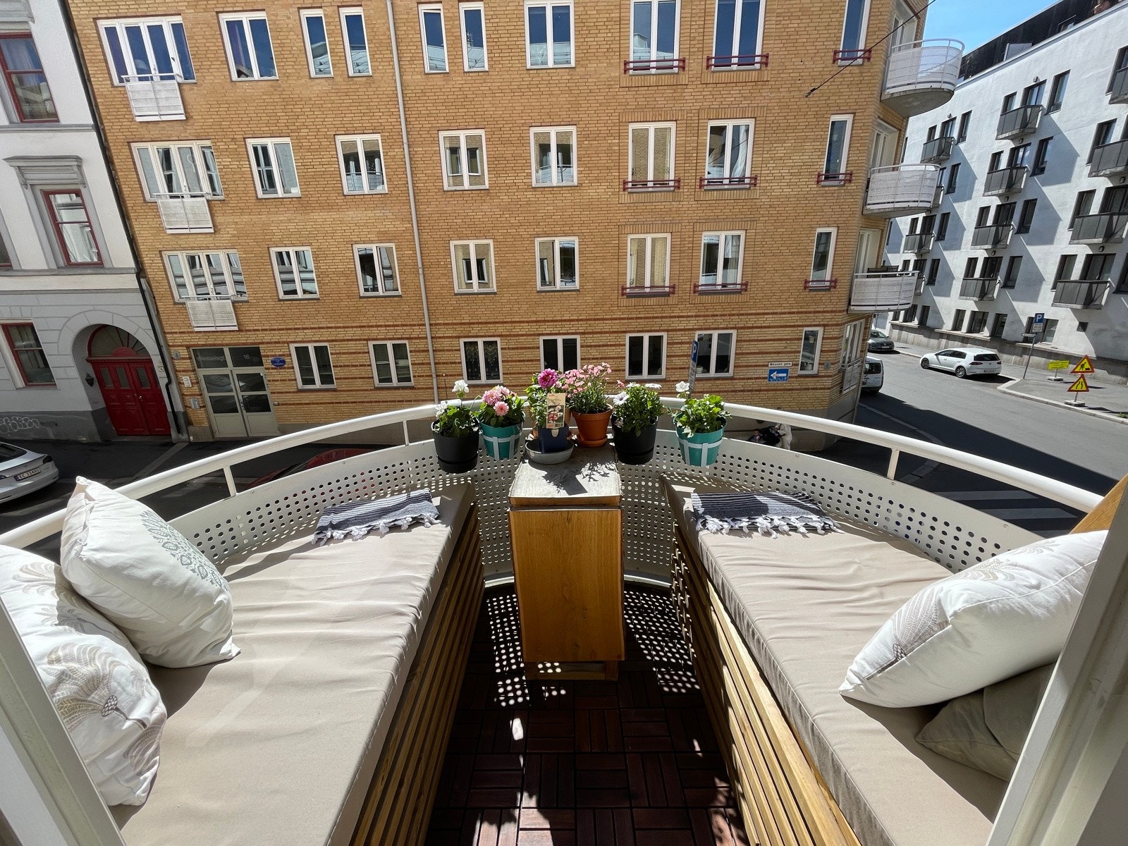 Selgers eget sommerbilde av balkongen. Galleribilde