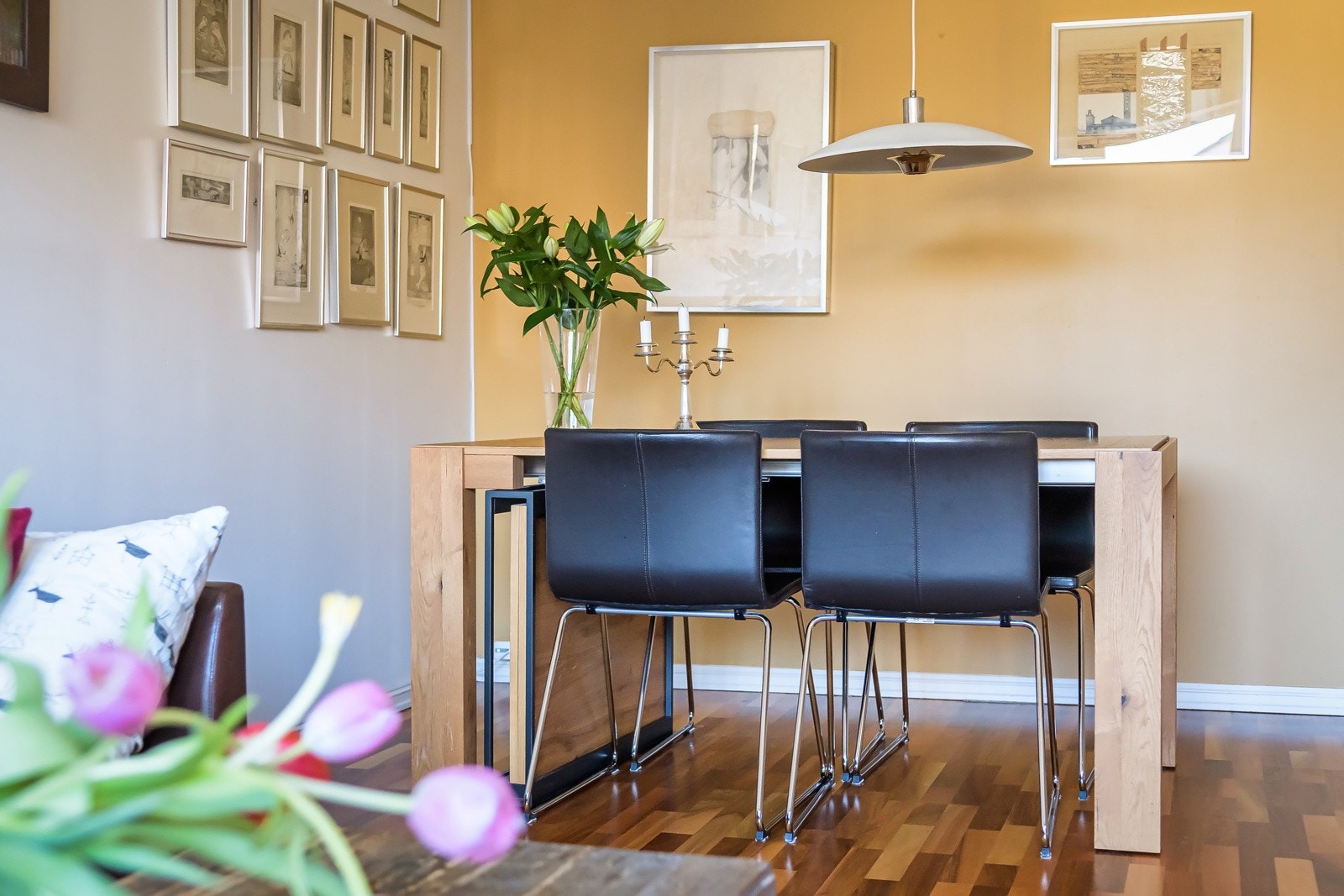 Her kan man invitere både venner og familie til hyggelig lag. Galleribilde