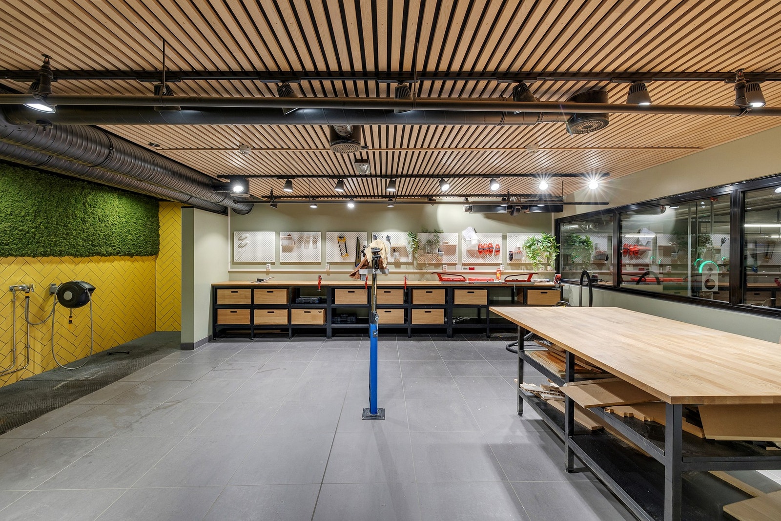 Felles hobbyrom for blant annet vedlikehold av sykler Galleribilde