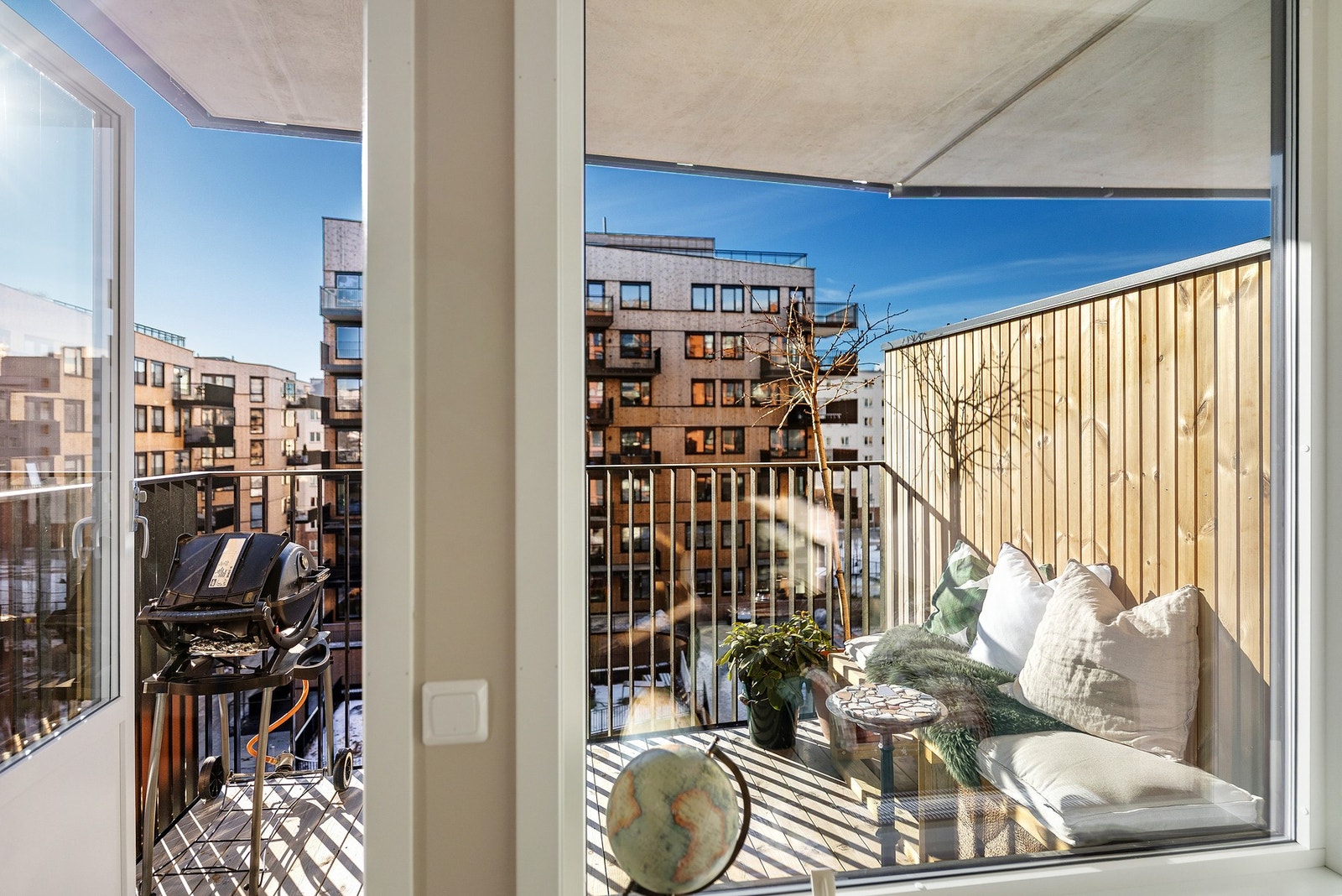 Utgang til herlig balkong på 5,6 kvm Galleribilde