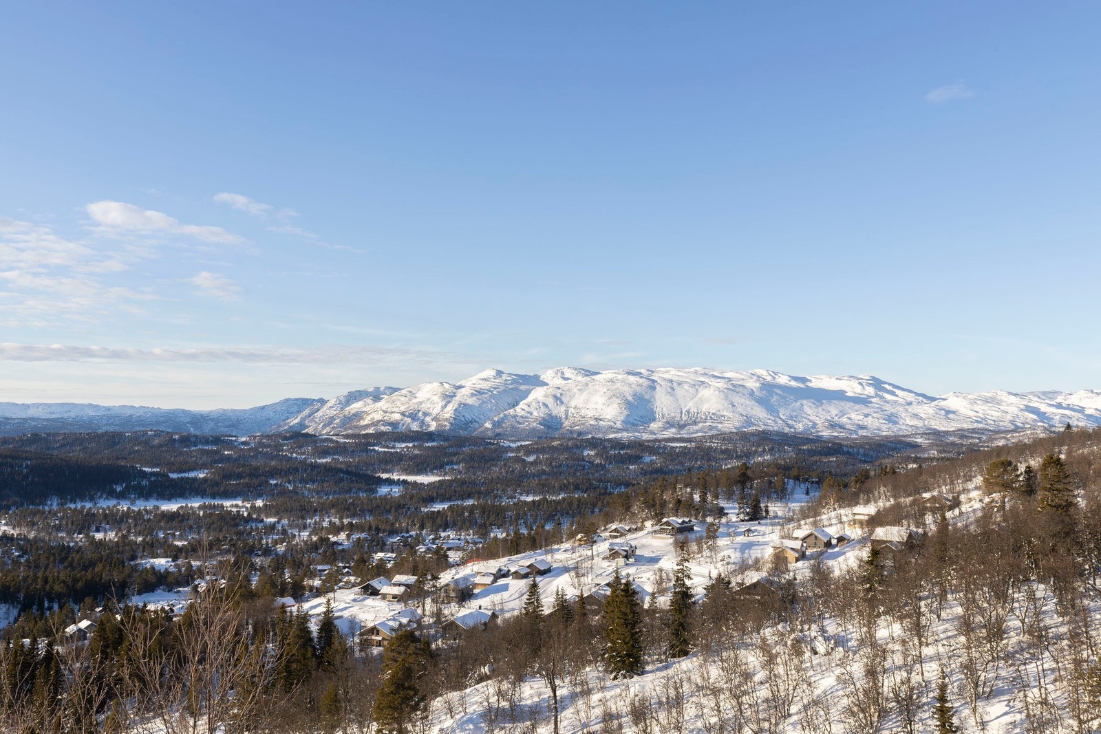 Utsikt på vinterstid mot Raulandsfjell Galleribilde