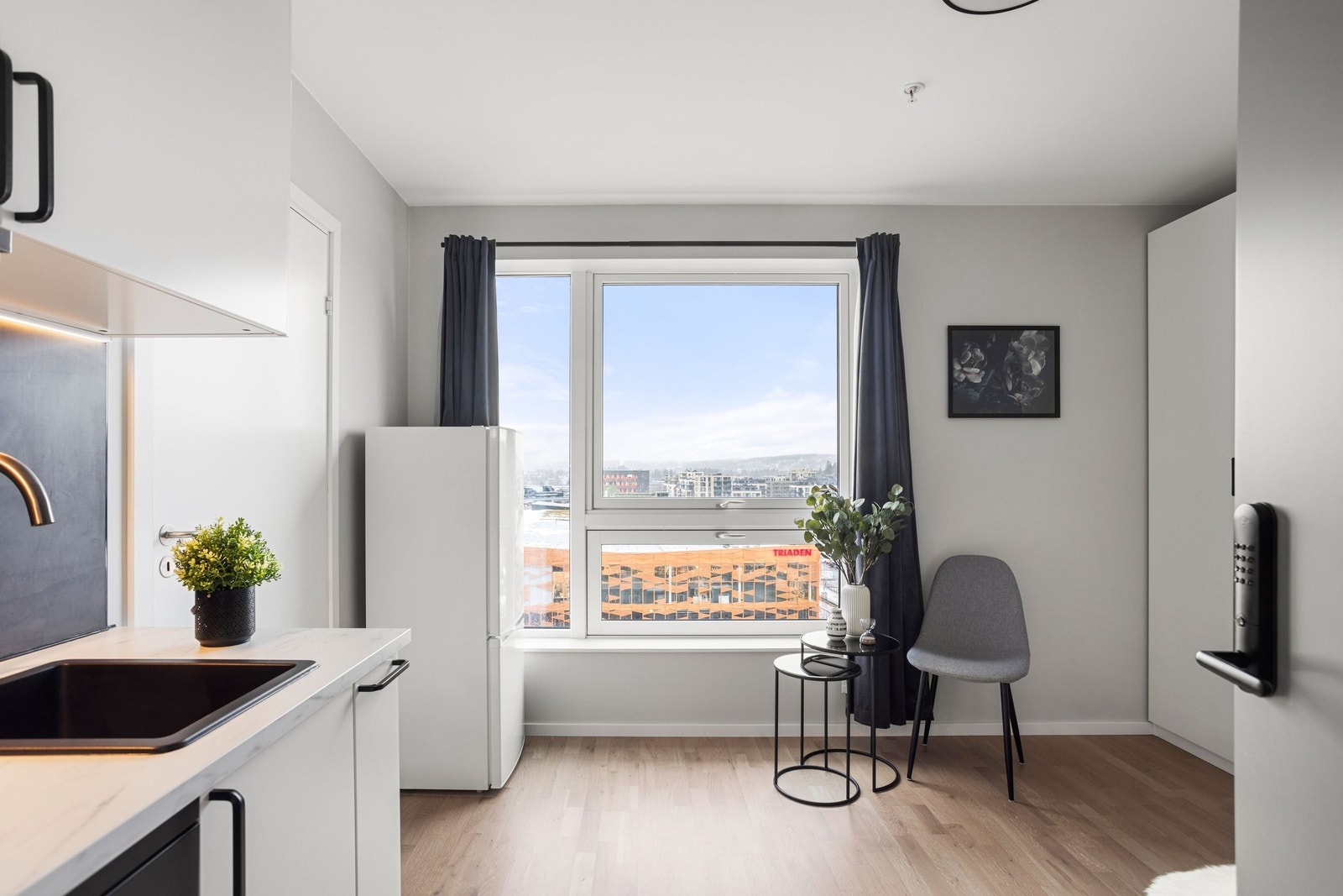 Praktisk hybel løsning med kjøkken. Galleribilde