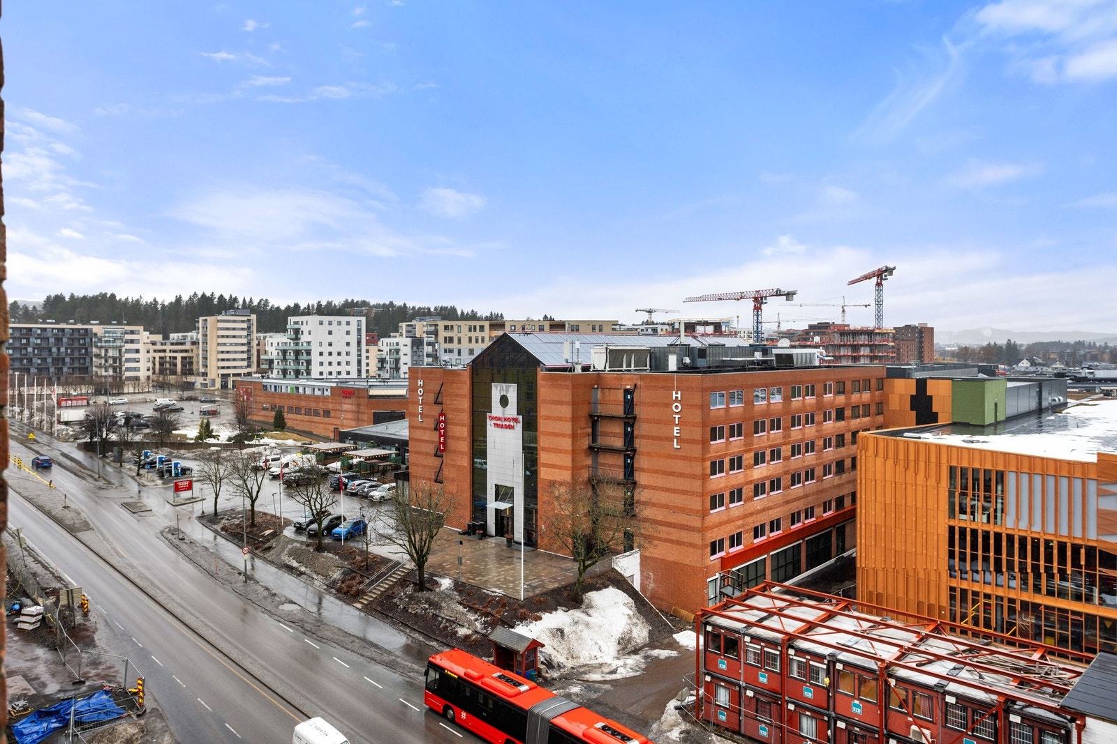 Fin utsikt fra leilighet mot Triaden og nye Skårersletta. Galleribilde