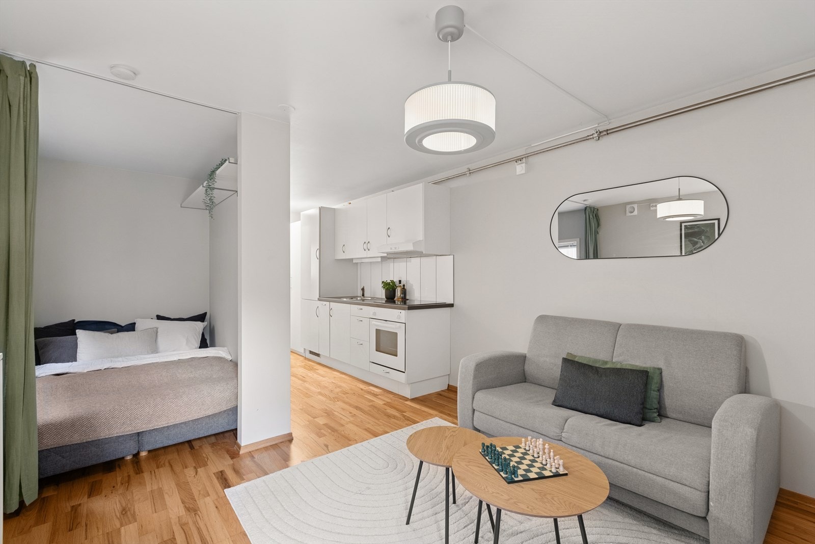 Overflateoppusset i 2024 hvor vegger ble sparklet og malt i lys og moderne farge. Galleribilde