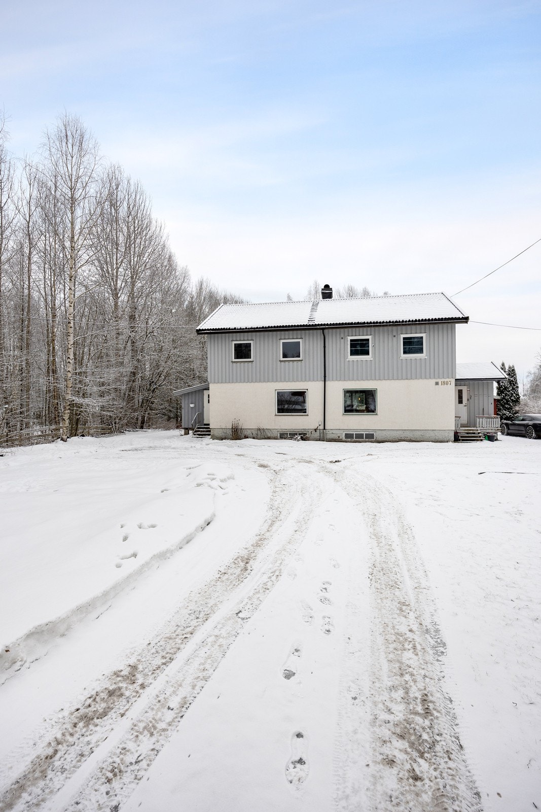Eiendommen ligger i et landlig område ca. 1,5 km fra Vormsund sentrum. Galleribilde